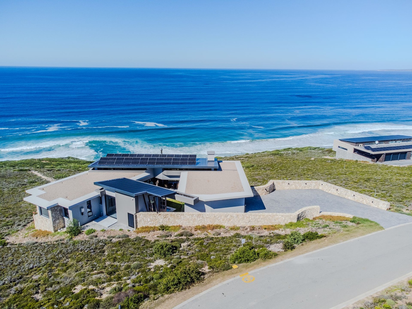 Exclusive Coastal Paradise in Breaker Point