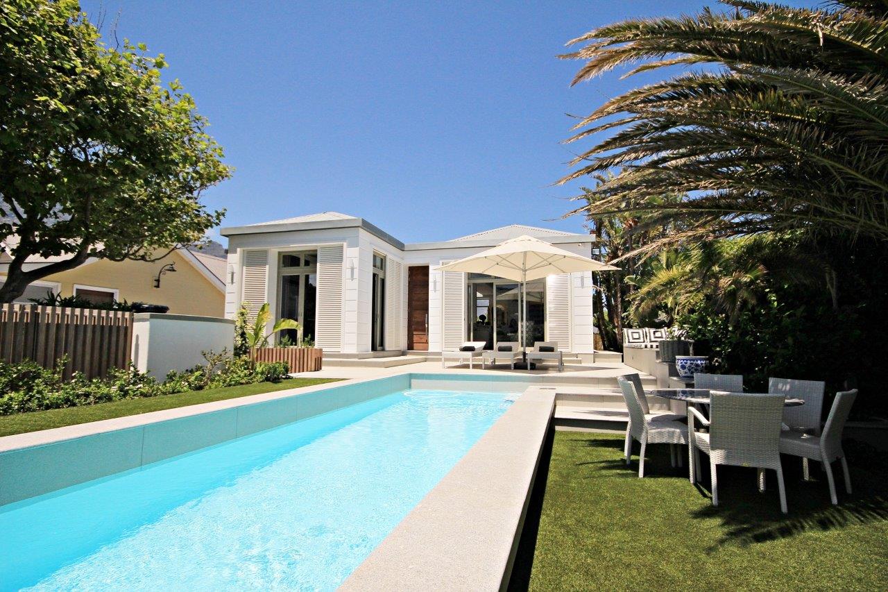 Magnificent 4 ens bed aptmt w pool on Clifton 4th