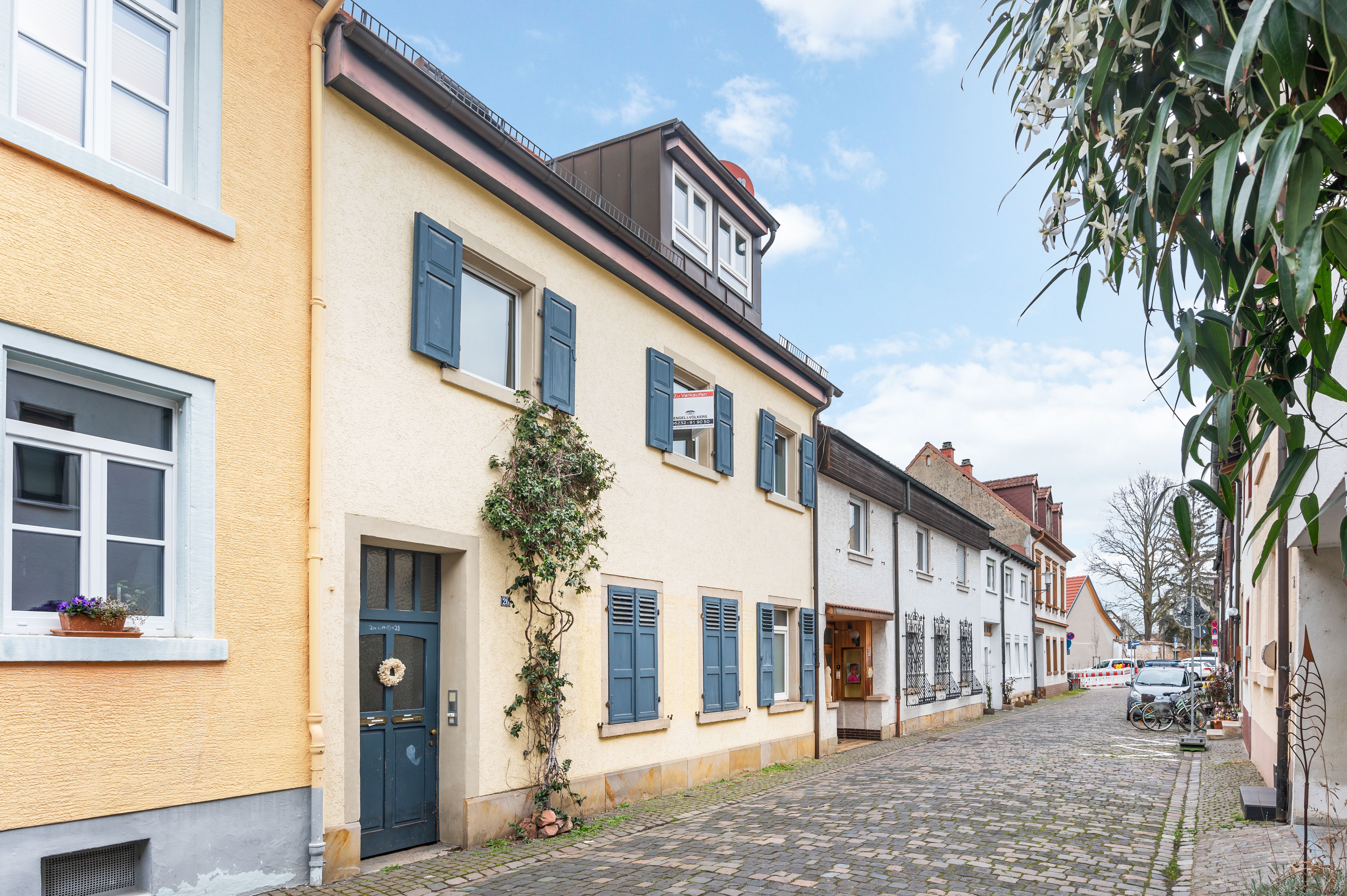 300m² Altstadthaus in Speyer: Wohnkomfort mit Saunabereich, Dachterrasse & Mieteinnahmen