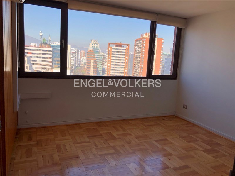 Arriendo oficina 138 m2 Providencia / Drugstore