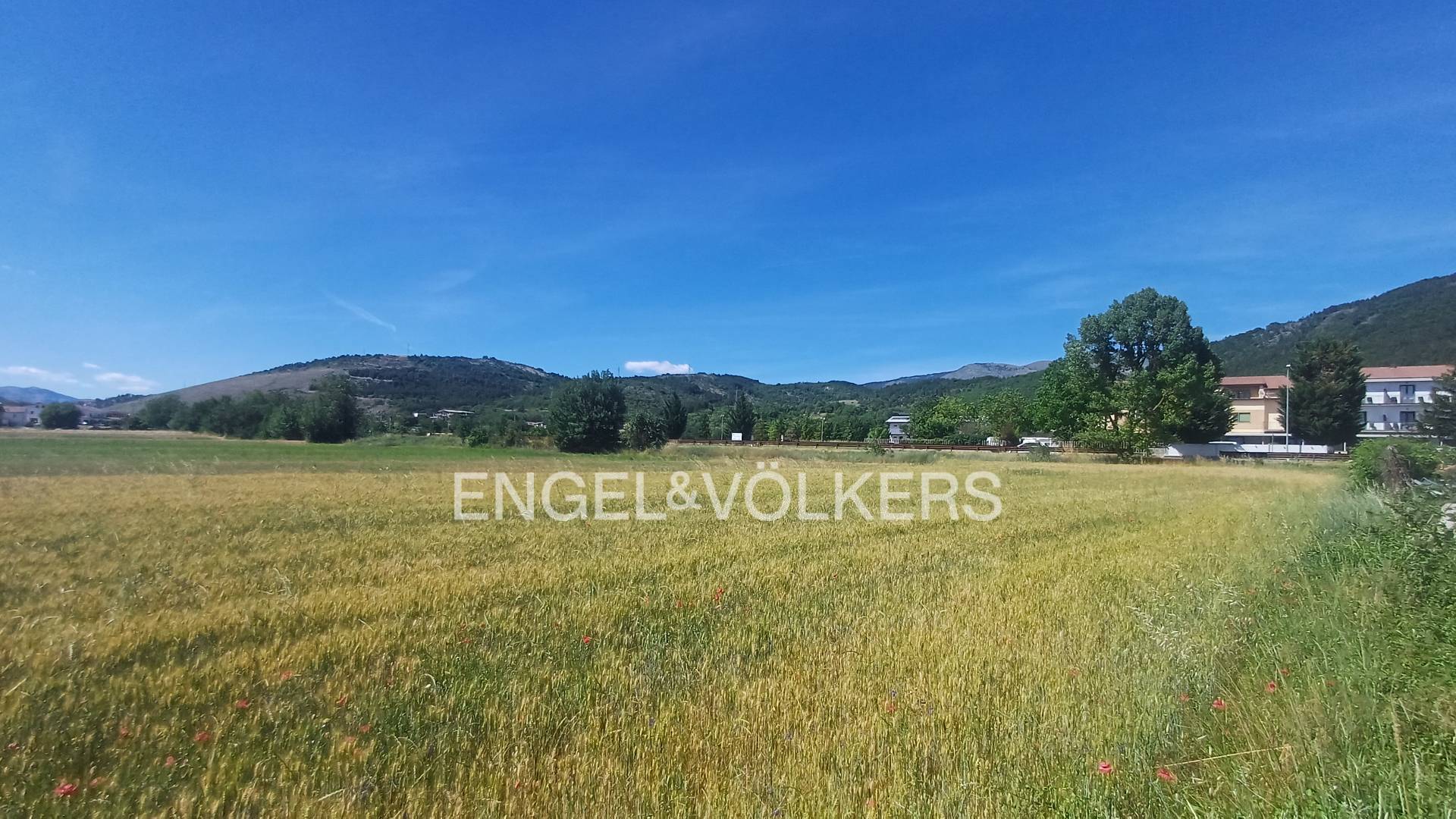 Terreno  Residenziale in Vendita a L'Aquila, Abruzzo, Italia