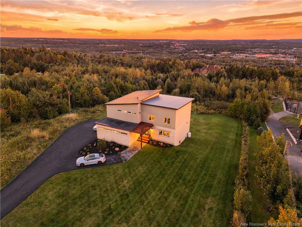 Discover Your Private Retreat with Uninterrupted City Views