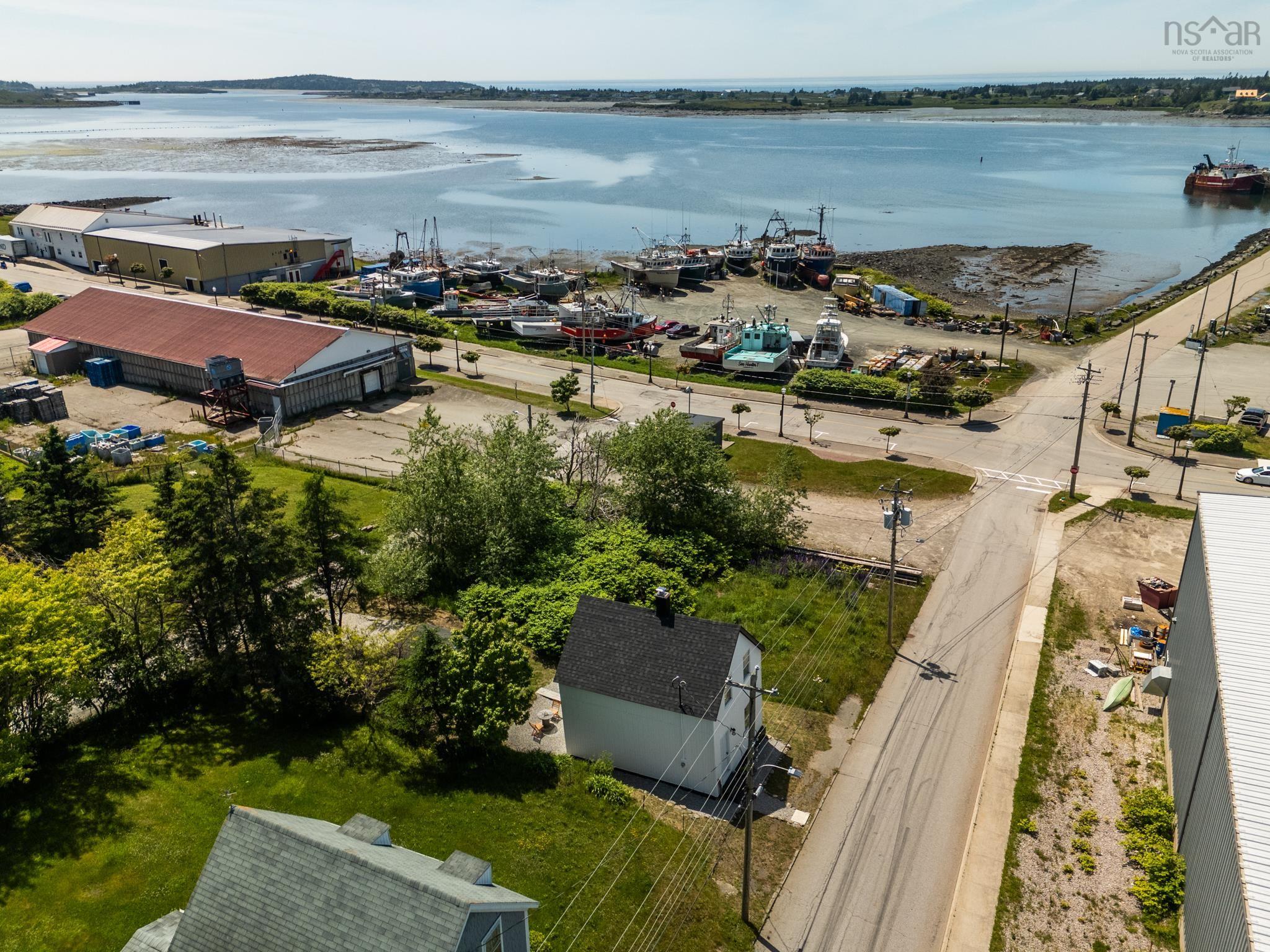 One-Of-A-Kind Downtown Yarmouth Hideaway