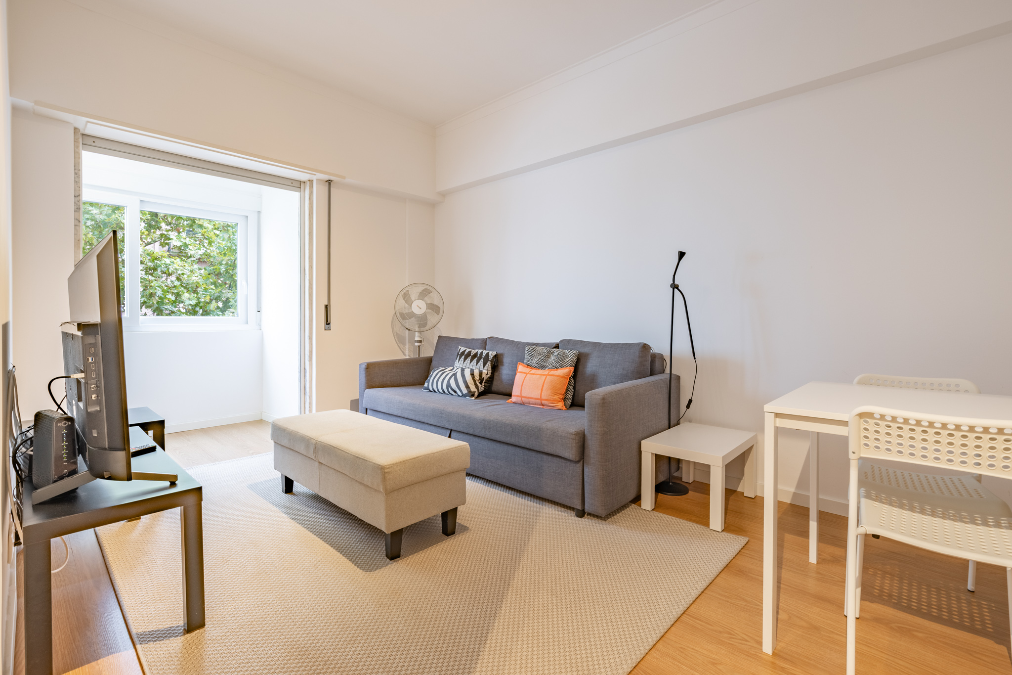 T1 Bright and Furnished Near Arroios Metro