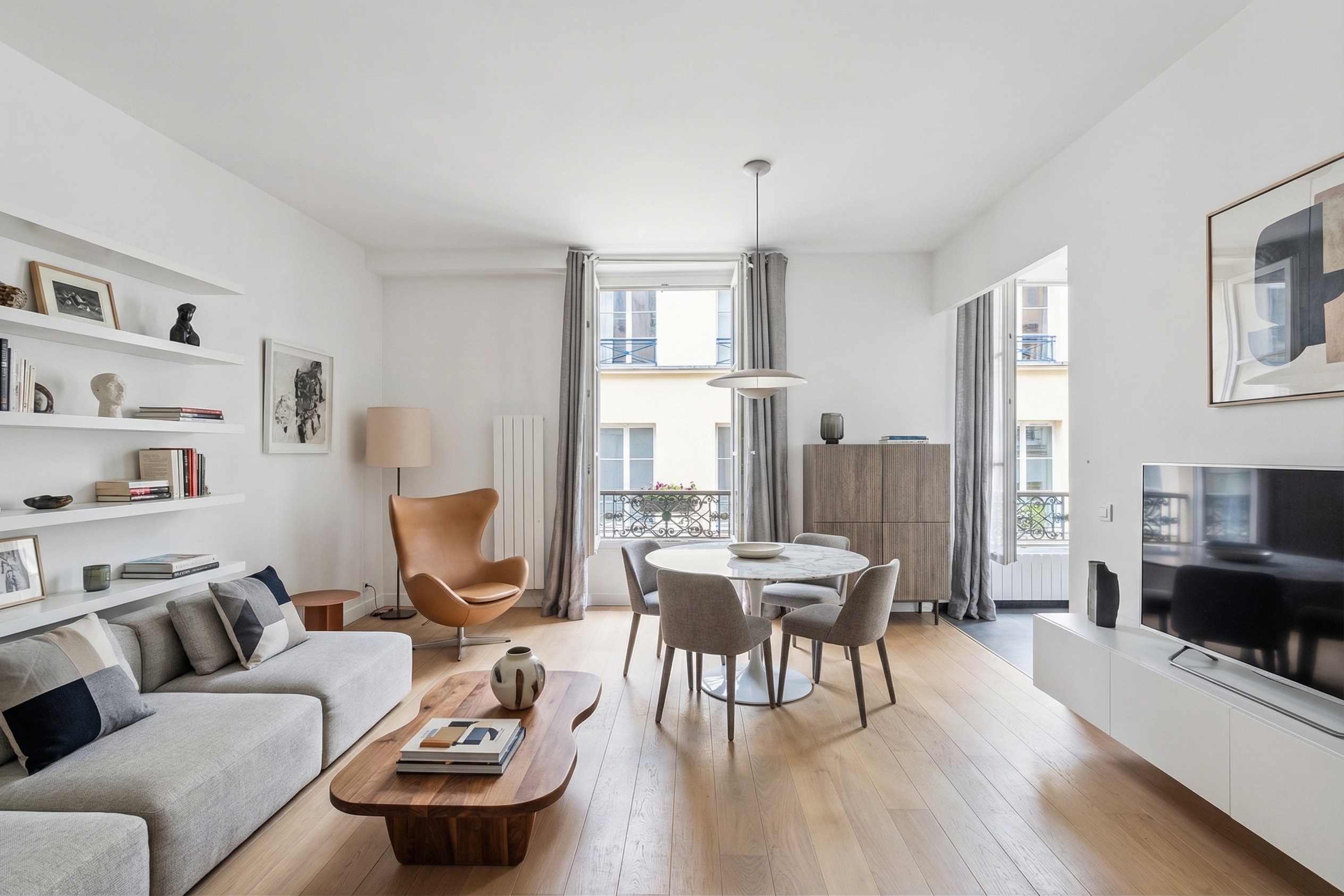 Louvre/Rivoli - 3-room apartment in Paris' historic district