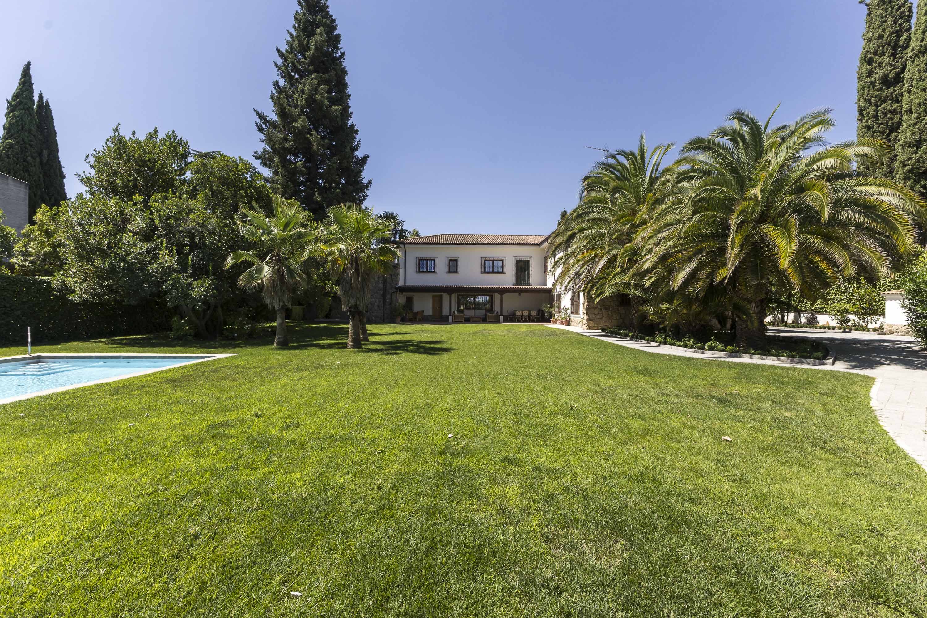 Exclusive villa bordering Monte de El Pardo (La Florida)