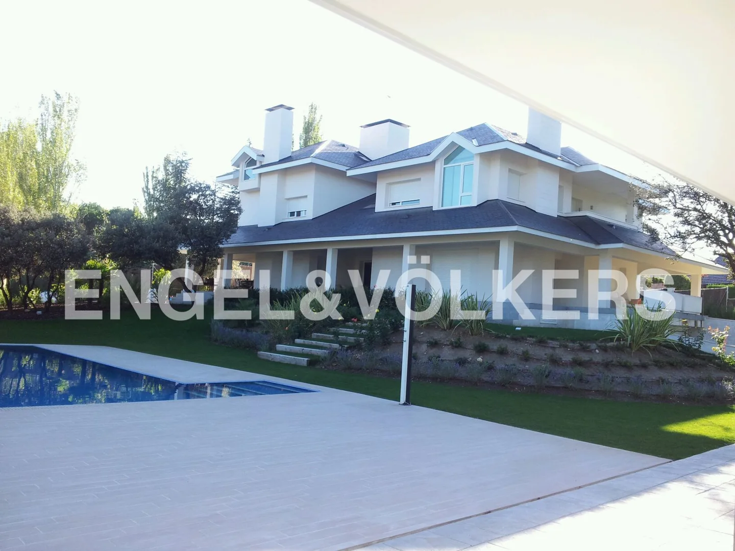 Spectacular modern villa in Villafranca