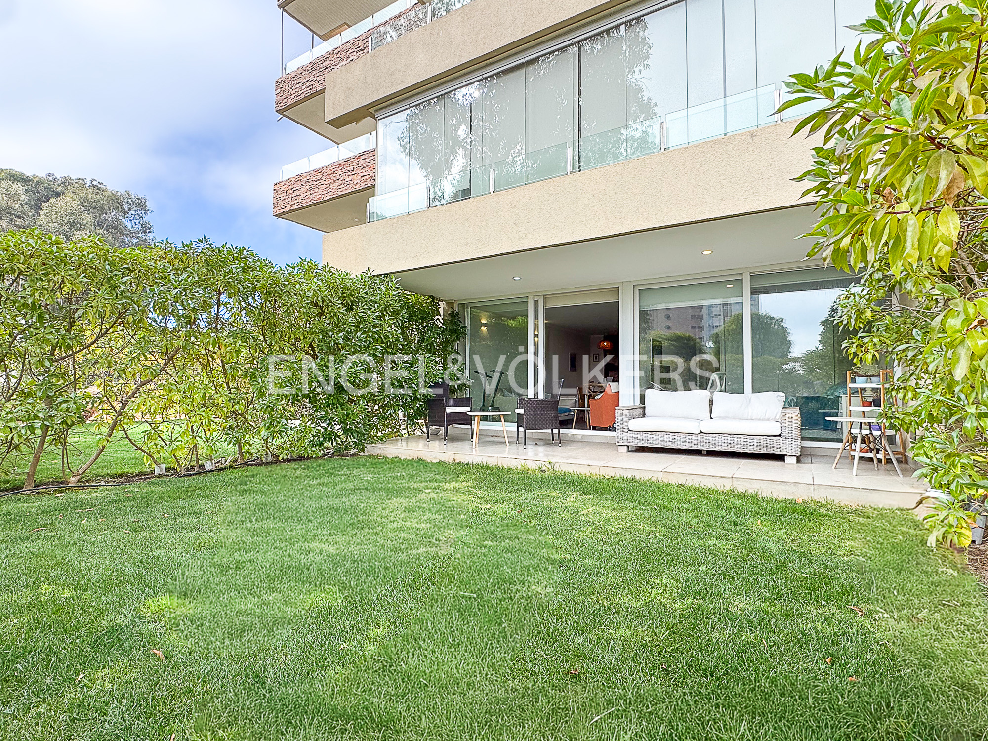 Se vende departamento primer piso Punta Puyai