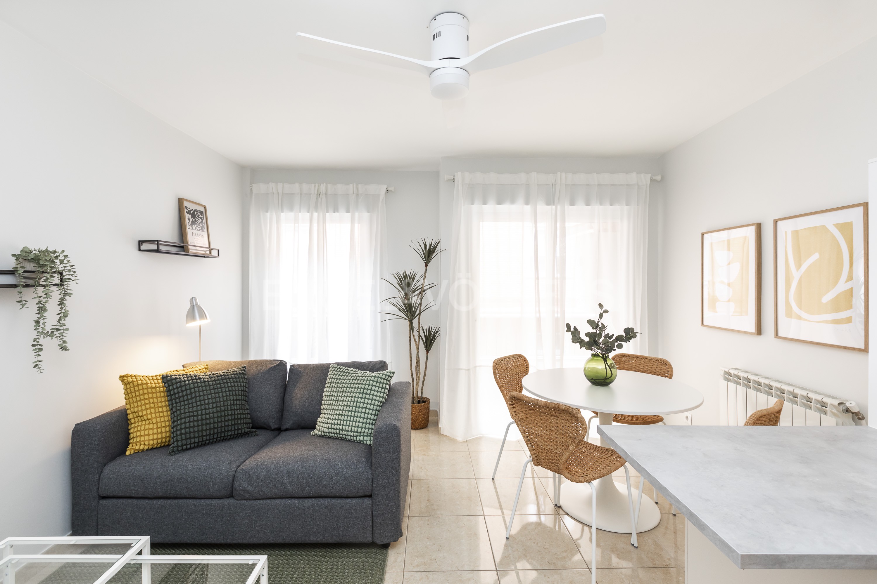 Bright 1 bedroom apartment with terrace in Lavapiés-Embajadores for rent
