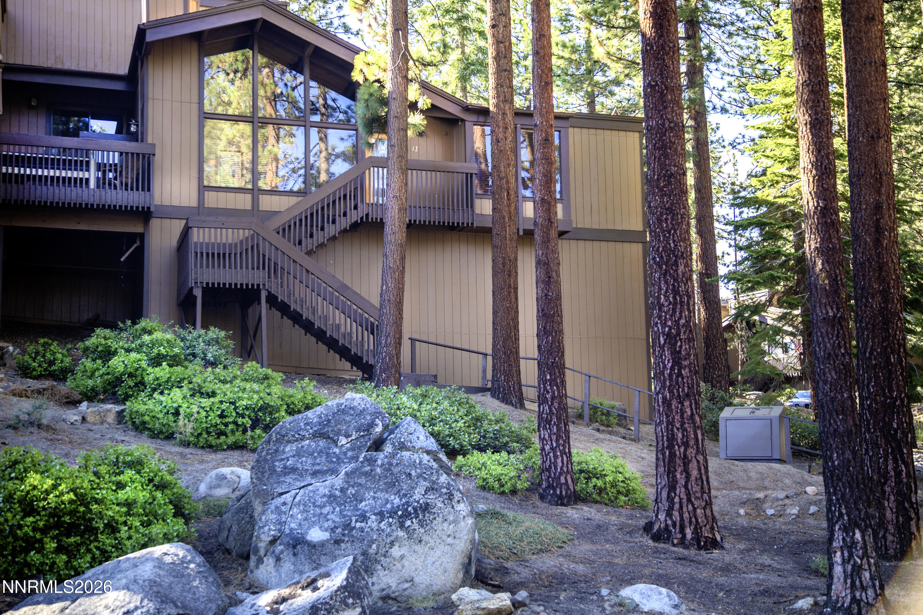 Fully Furnished Four-Season Retreat