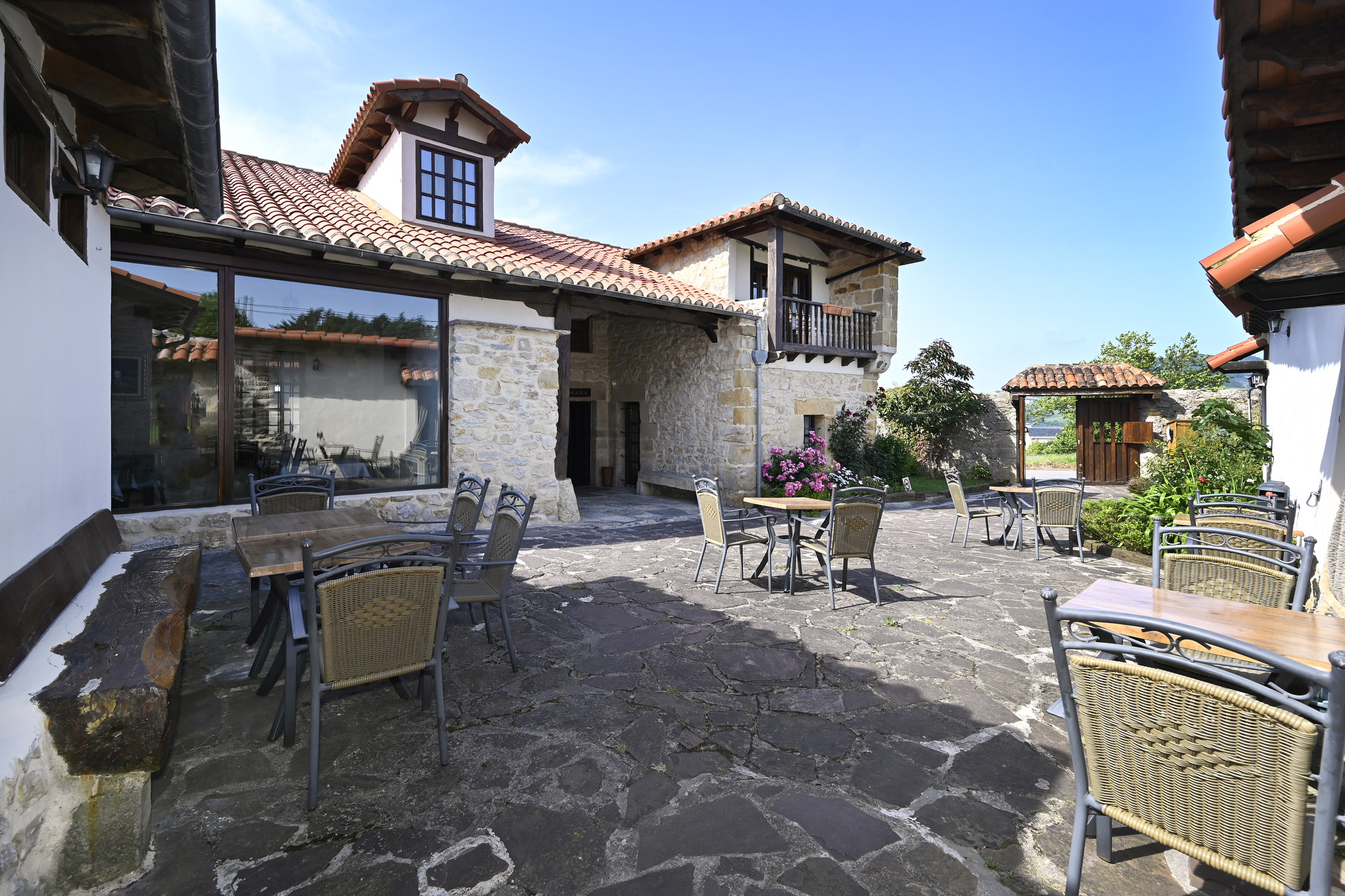 Unique manor house between Mogro Estuary and the Liencres Dunes