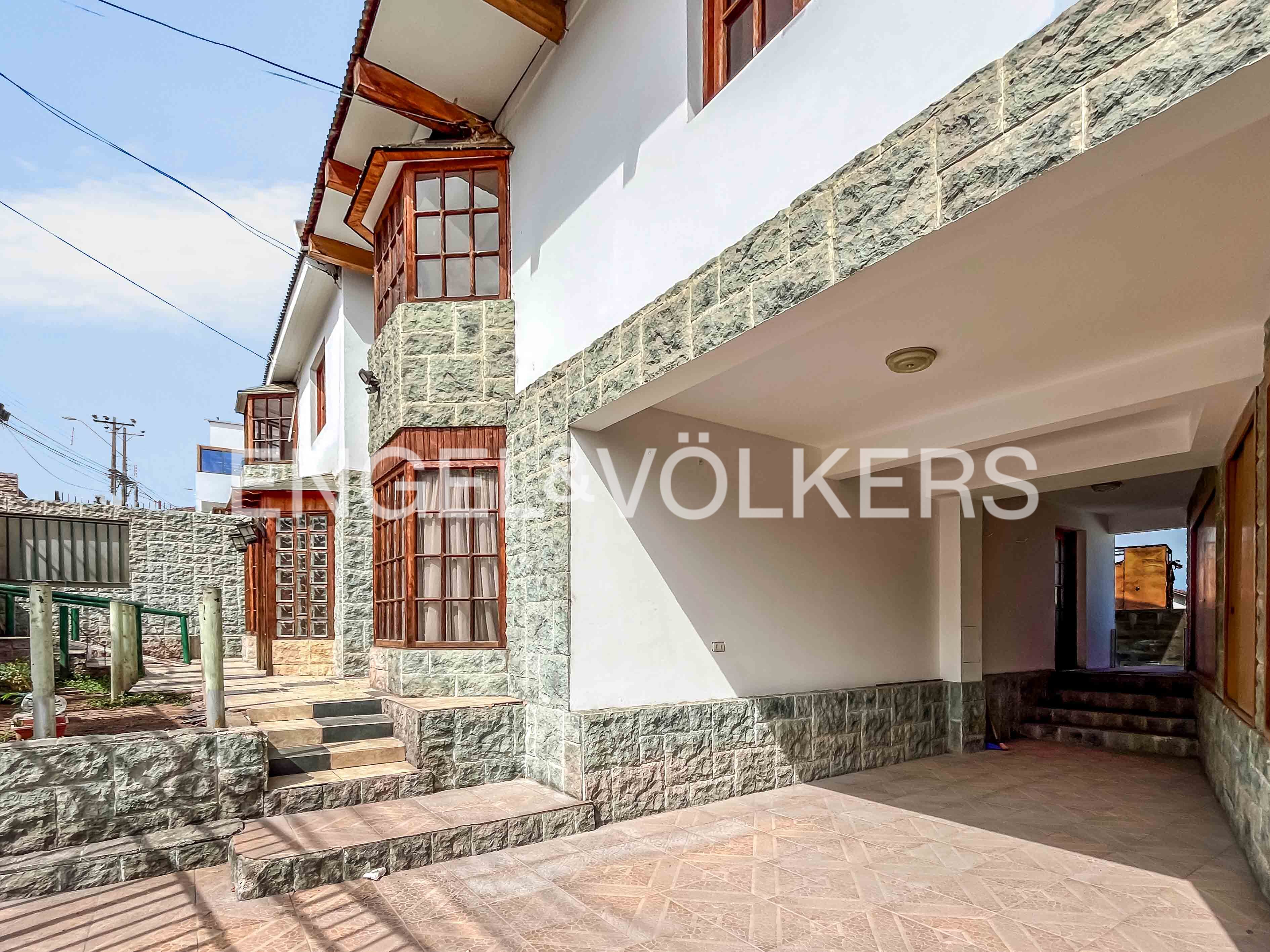 Casa 4D 4B sector Coviefi 213 m2 construidos.