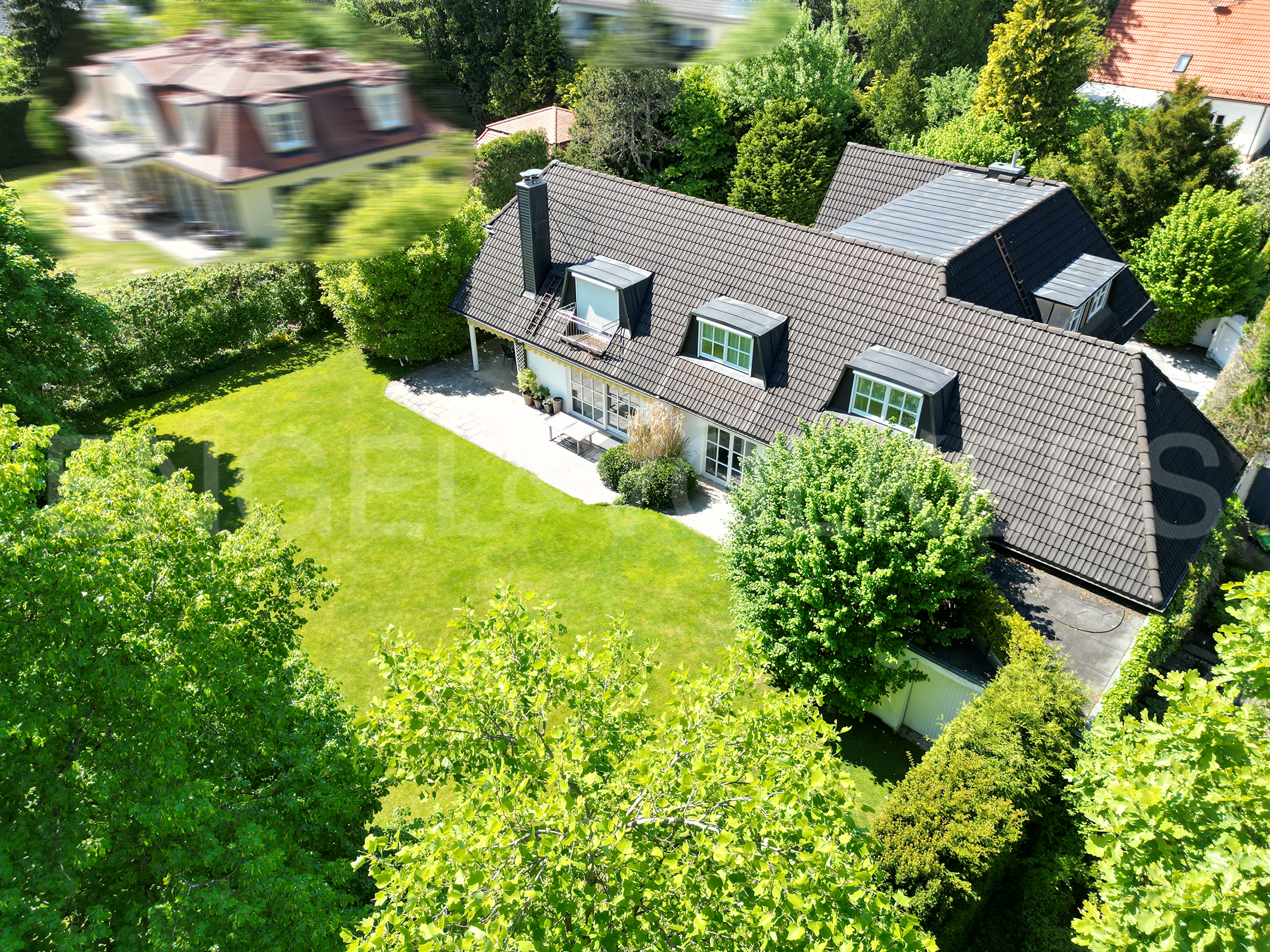 Discreet residence on a dream plot