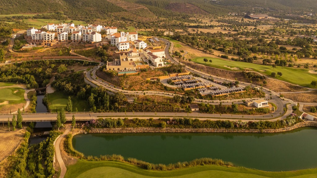 Luxury Freehold Serviced Apartments Within a 5-Star Resort in the Algarve