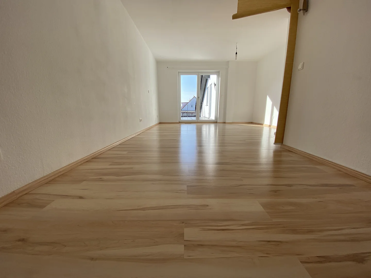 Charmante 3-Zimmer-Wohnung mit Kamin und großem Balkon in Griesheim - Photo 2