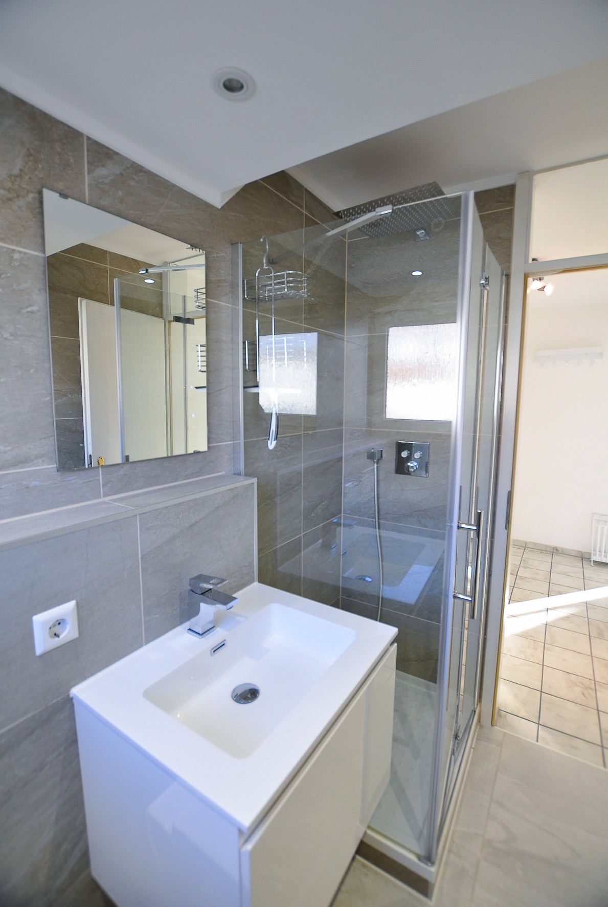 Bezugsfrei & Renoviert - Maisonette mit vielen Annehmlichkeiten