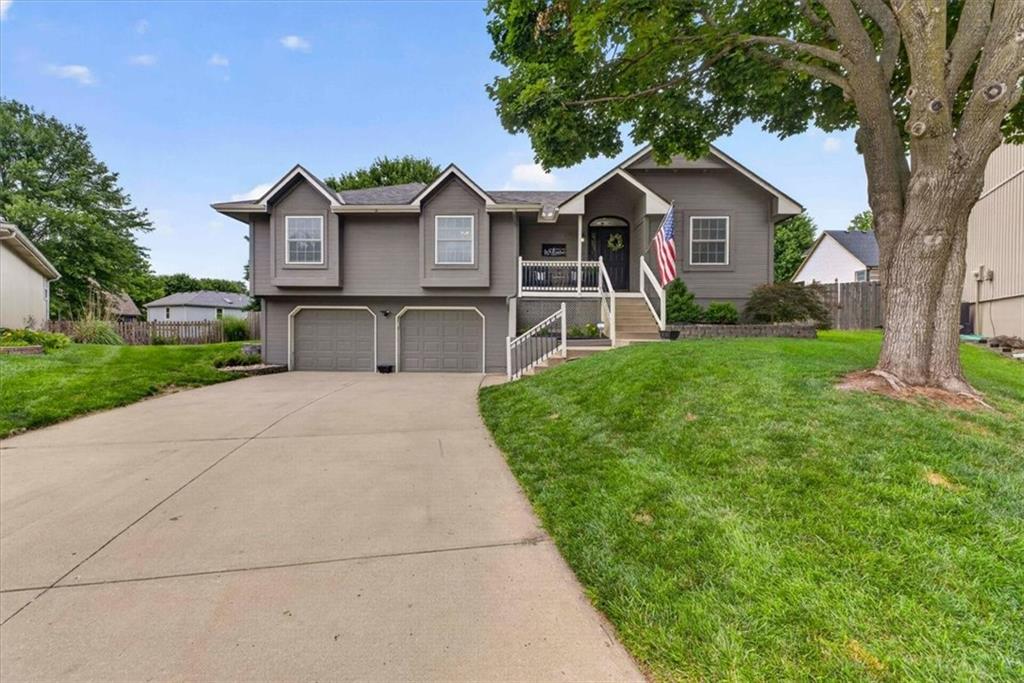 Blue Springs Raised Ranch Gem