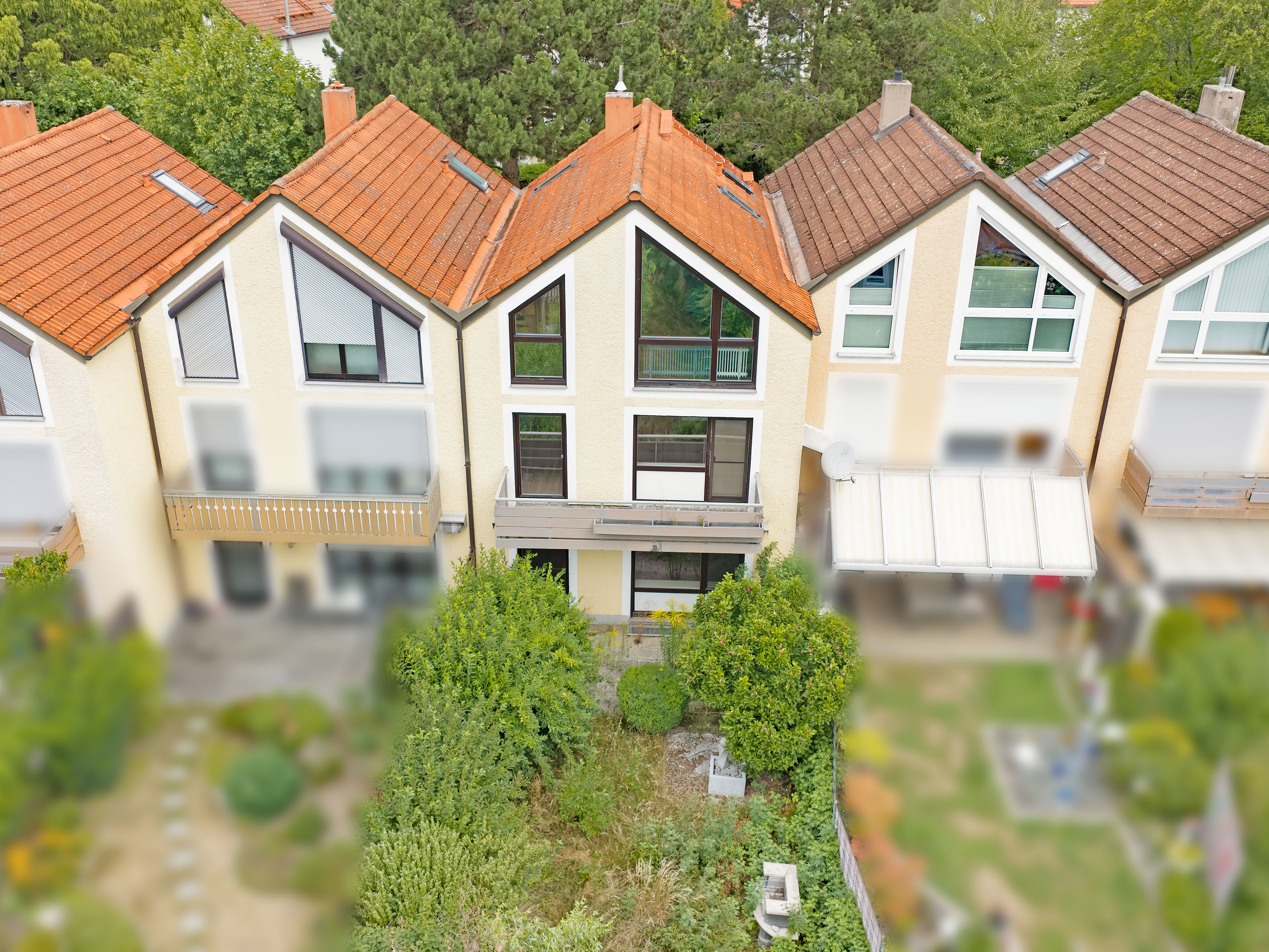 Großzügiges Reihenmittelhaus mit Südgarten und Garage in Petershausen