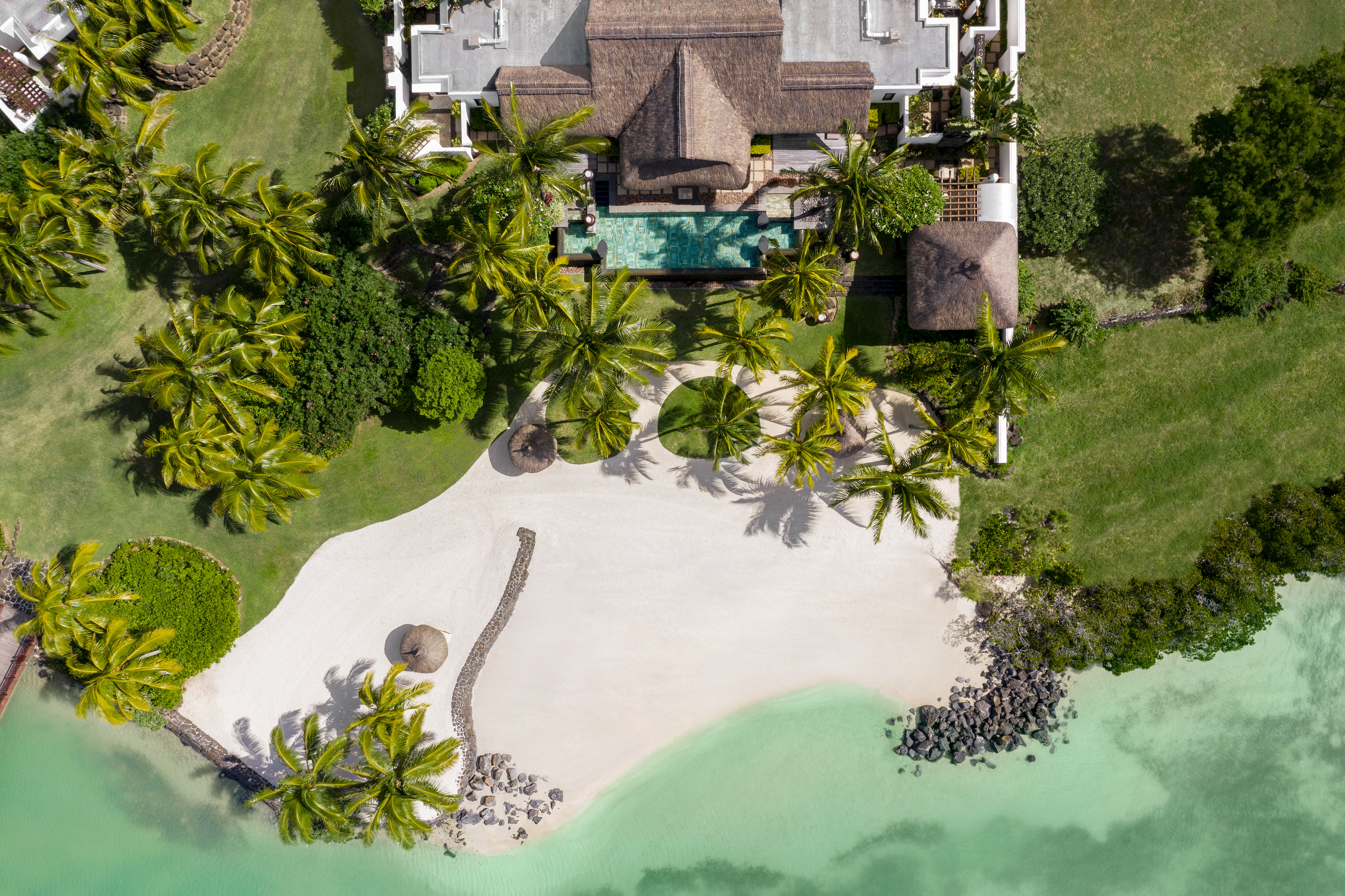 Exklusive Villa am Strand, verbunden mit einem renommierten 5-Sterne-Resort