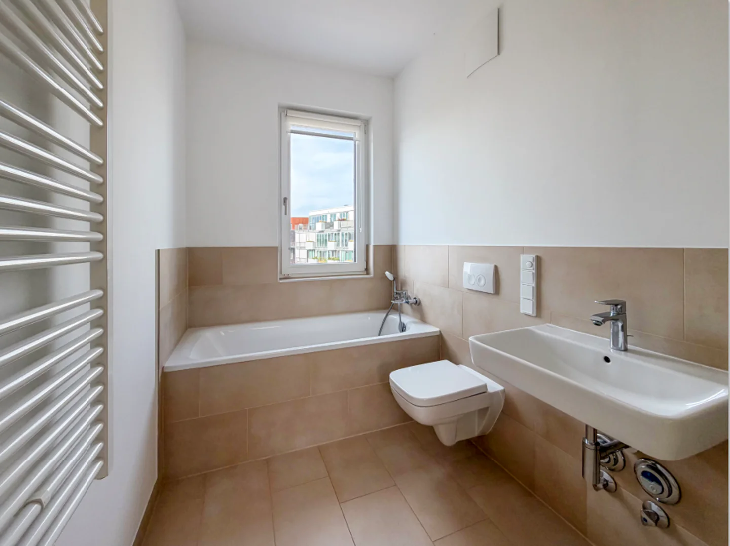 Exklusive 3-Zimmer-Wohnung mit weitläufiger Terrasse - Photo 3