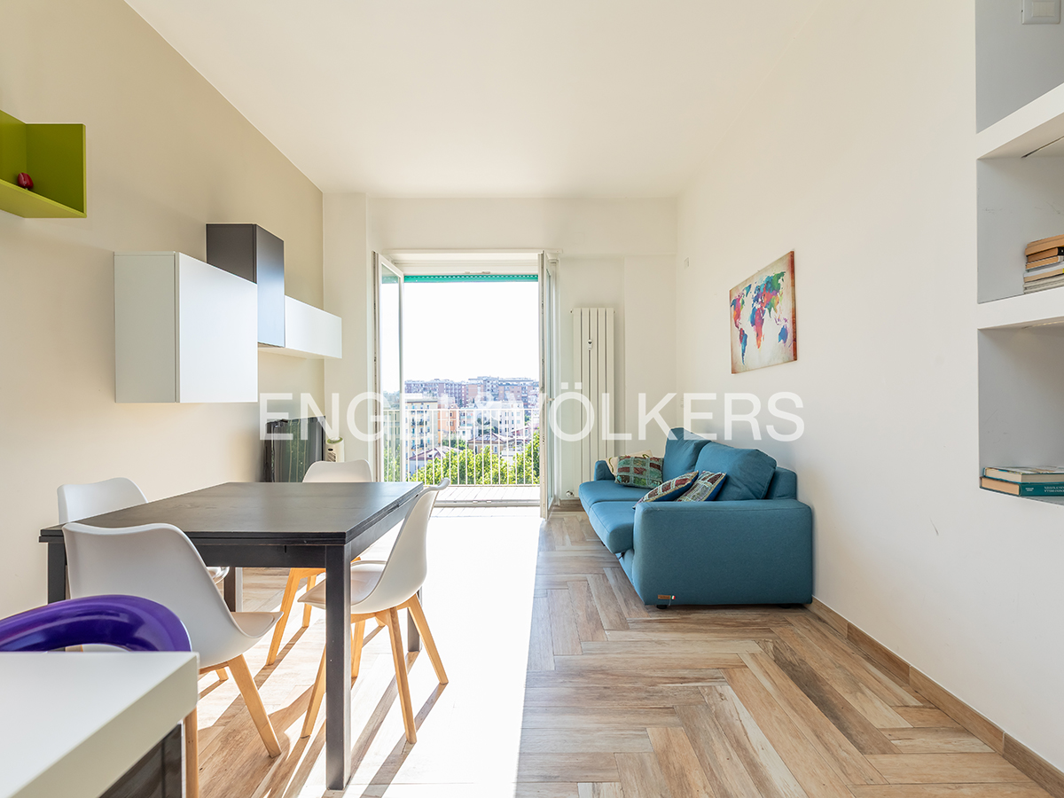 Bright two-room apartment with private terrace in Pigneto