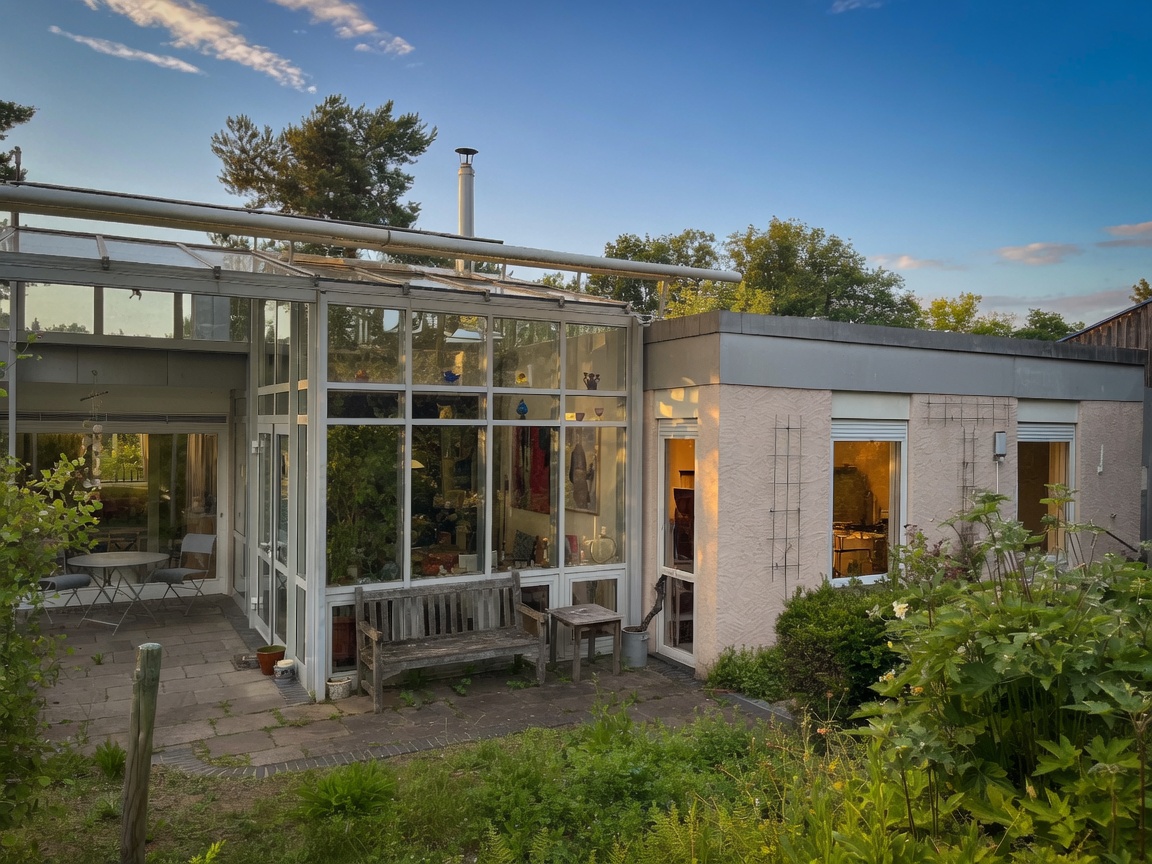 Gemütlicher Bungalow mit Wintergarten in ruhiger Lage