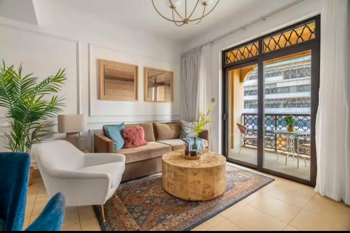 Upgraded | Fully furnished | Ready to move in