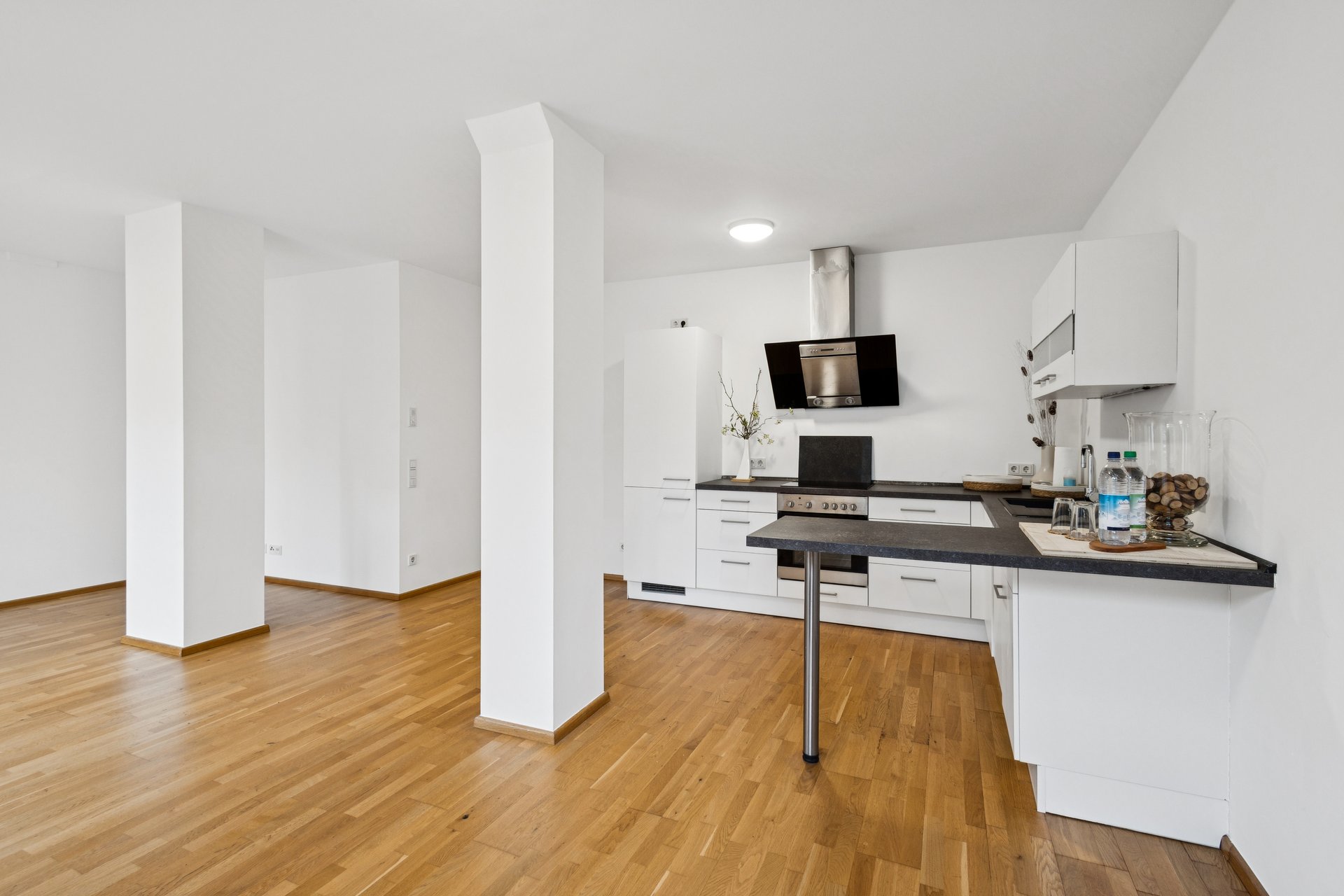 Moderne Erdgeschosswohnung mit 3-ZKB, Terrasse und Stellplatz in zentraler Stadtlage!