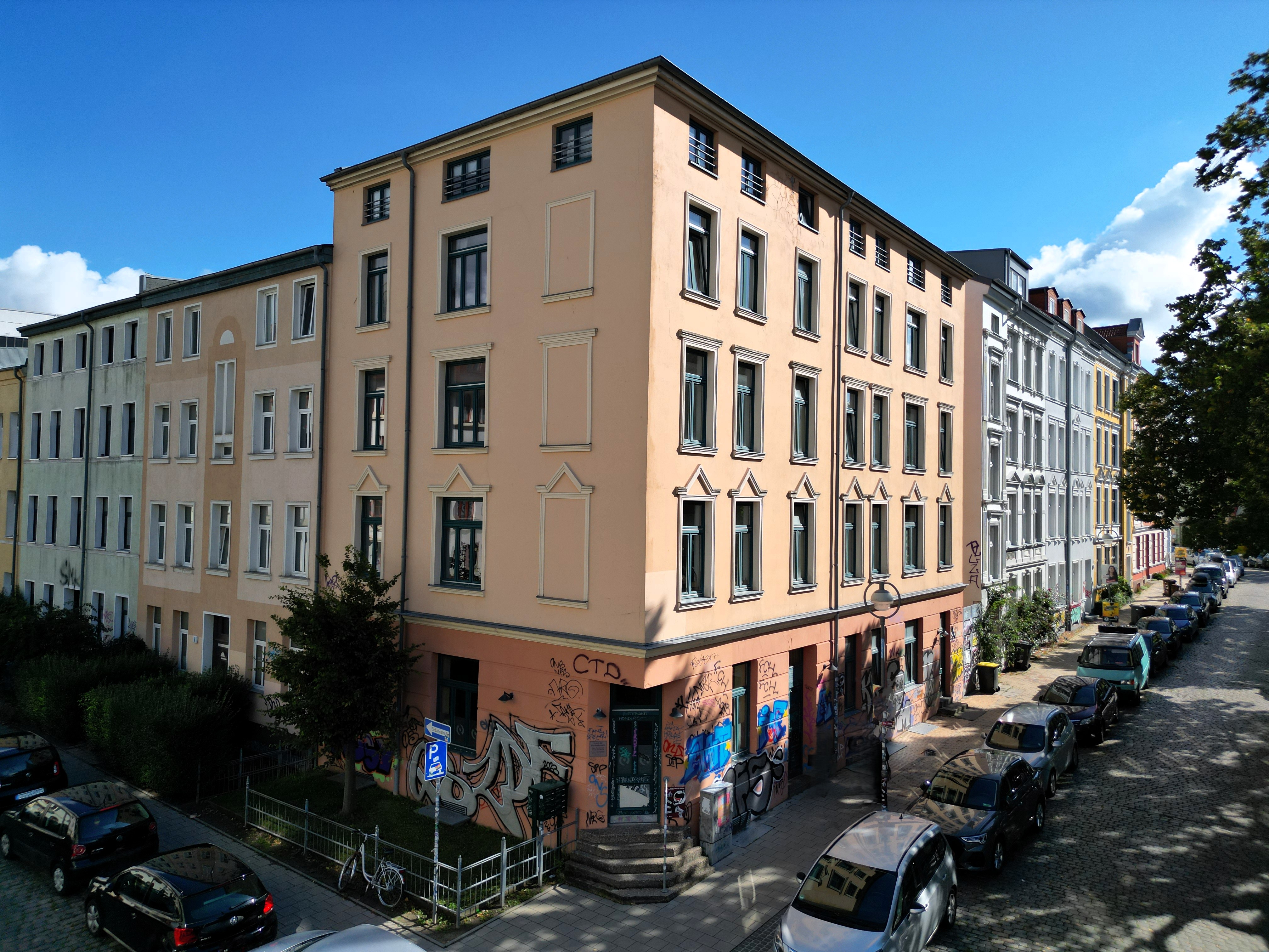 Charmante Altbauwohnung mit Balkon und EBK in der KTV