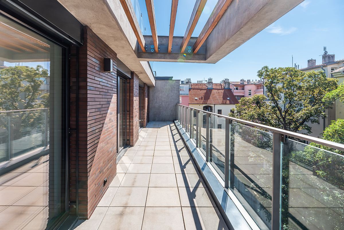 Sale of an apartment 4+kt with a south-facing terrace in Smíchov