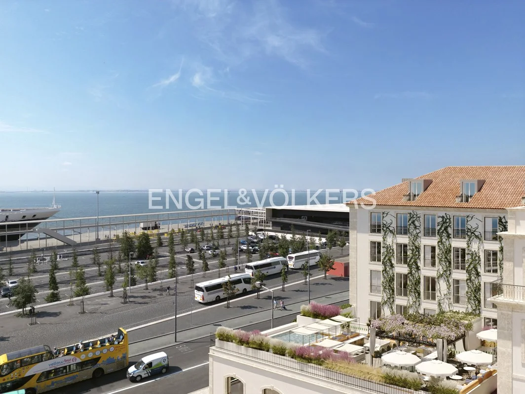 Luxurious “Serviced” 2-Bedroom Apartment with River view in Alfama