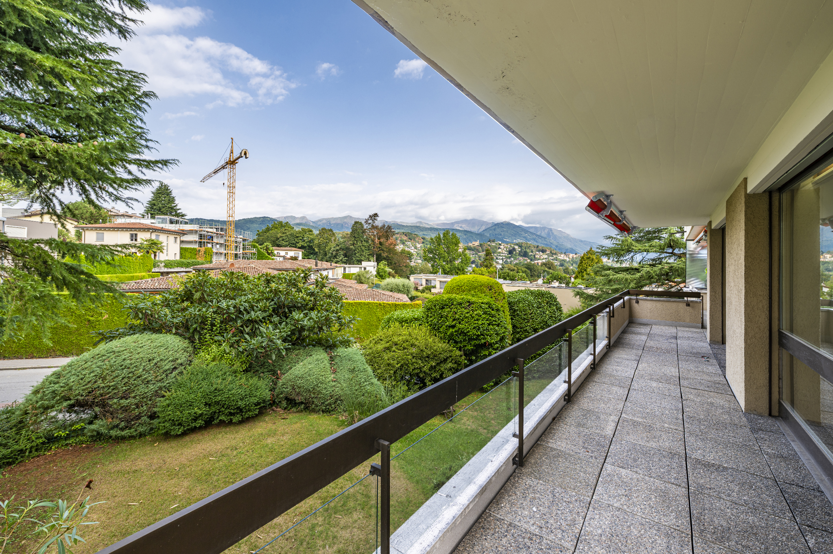 Renovated apartment with large terrace