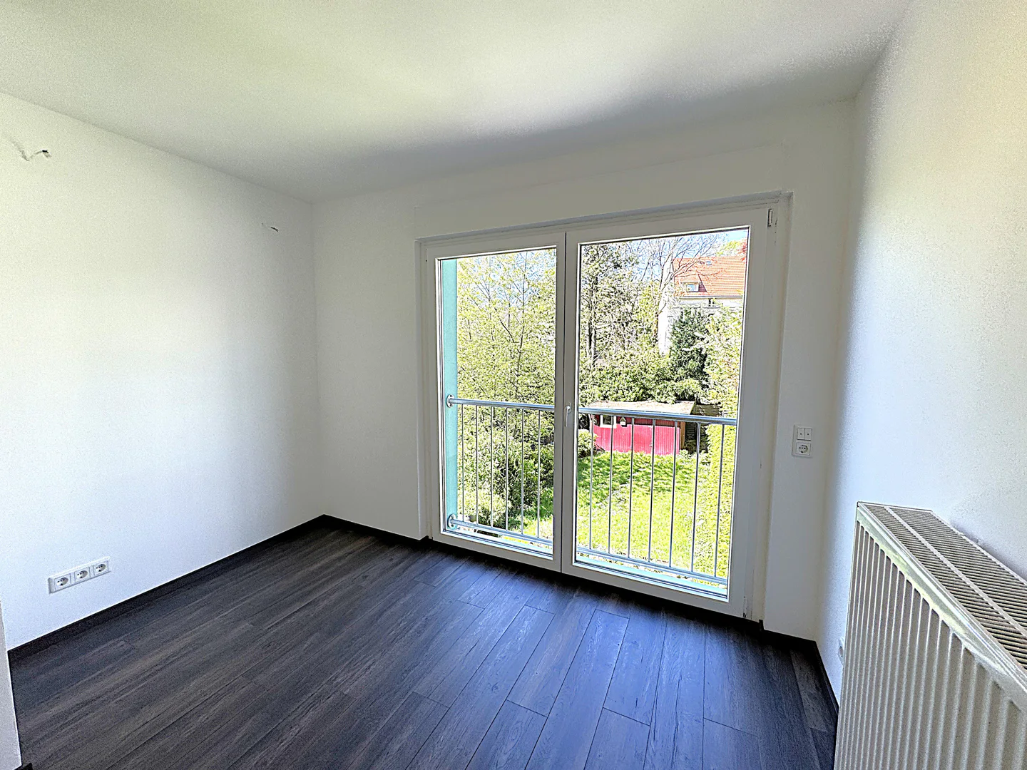 Erstbezug nach Kernsanierung – Stilvolle Maisonettewohnung mit Dachterrasse und Panoramablick - Photo 3