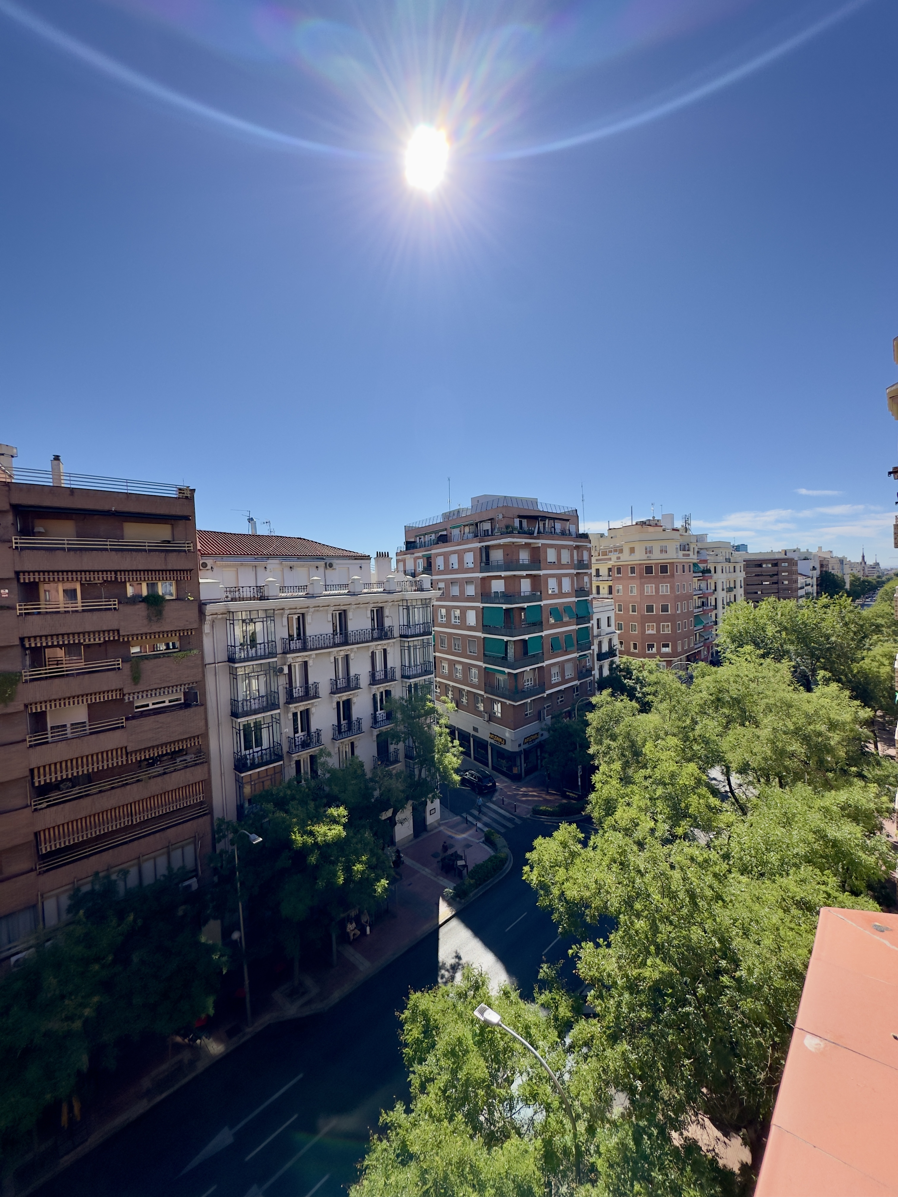 Spacious property with great potential and two parking spaces in Santa Engracia