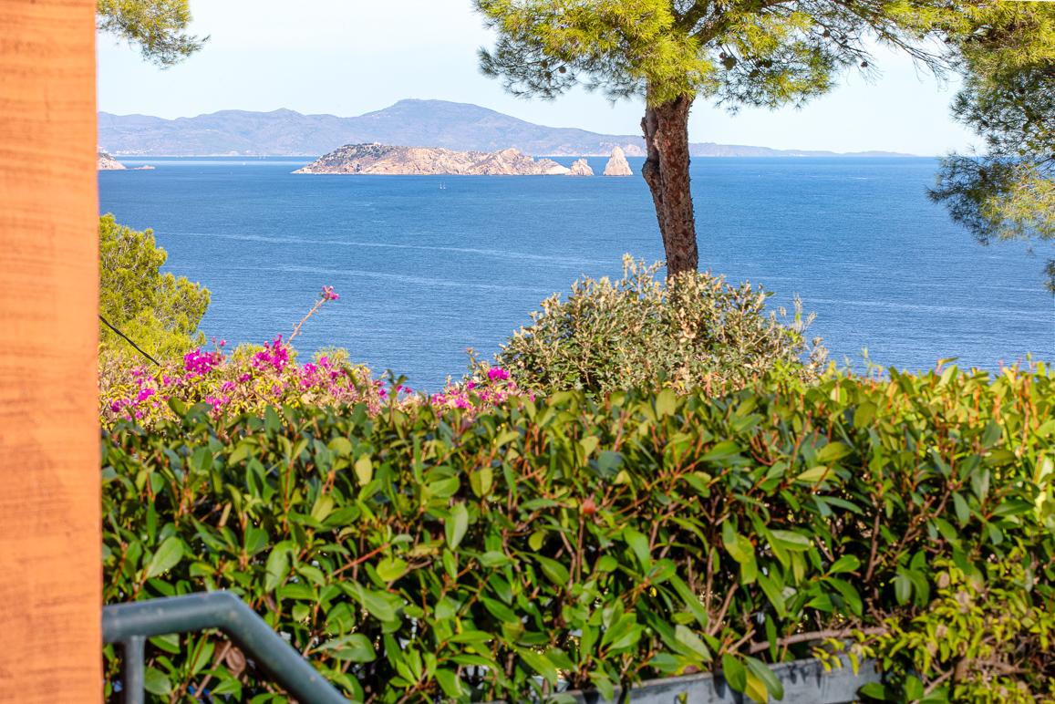 Townhouse with sea views and tourist rental license