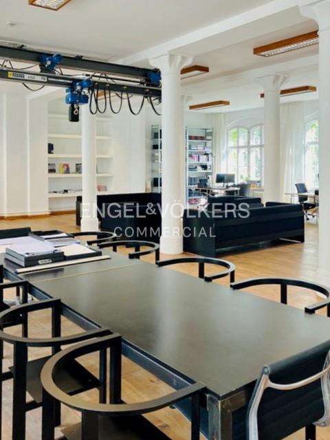 Helles Loft-Studio mit Industriecharme