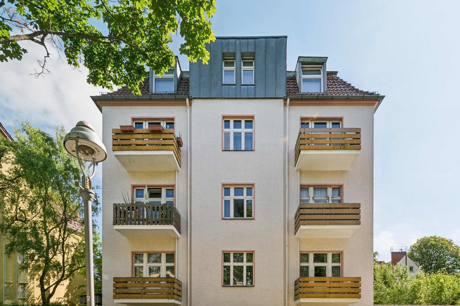 Lichterfelde, 5 Zimmer, 2 Sonnenbalkone, 2. OG, Garage...Was will man mehr?