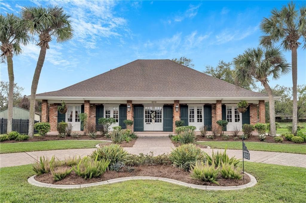 Discover Your Private Oasis with Pool House