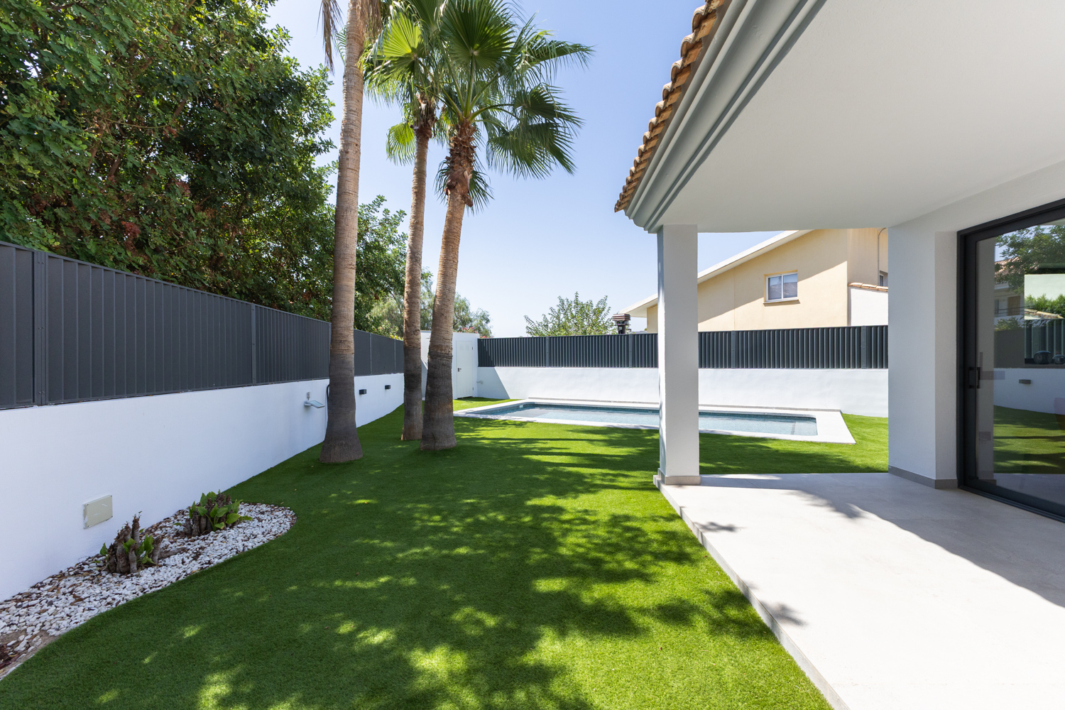 Exclusive renovated villa in the most peaceful area of Alfinach