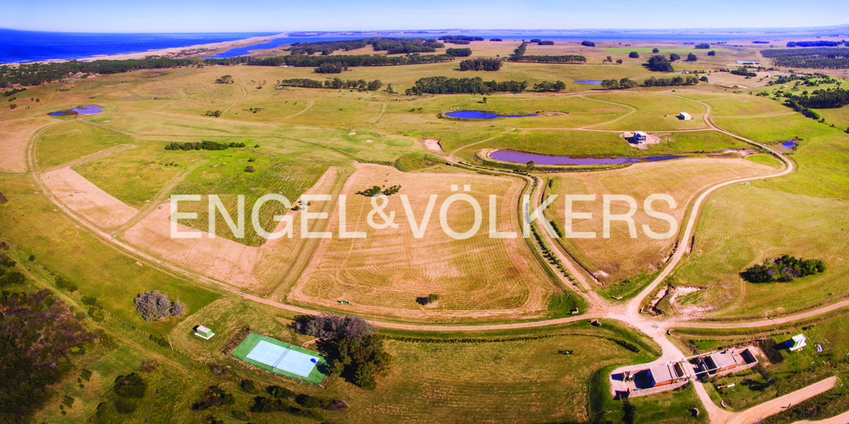 Excellent lot in La Serena Golf