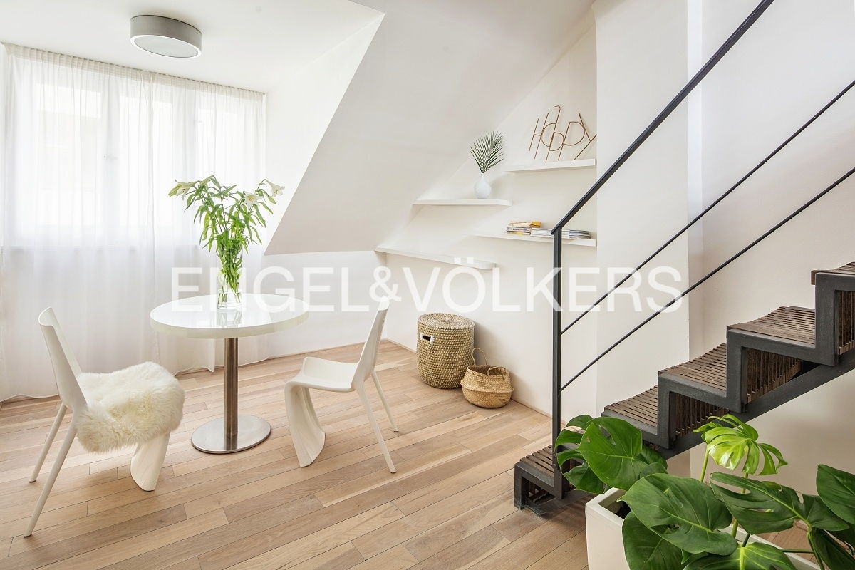 Modern duplex apartment with air conditioning in an attractive location