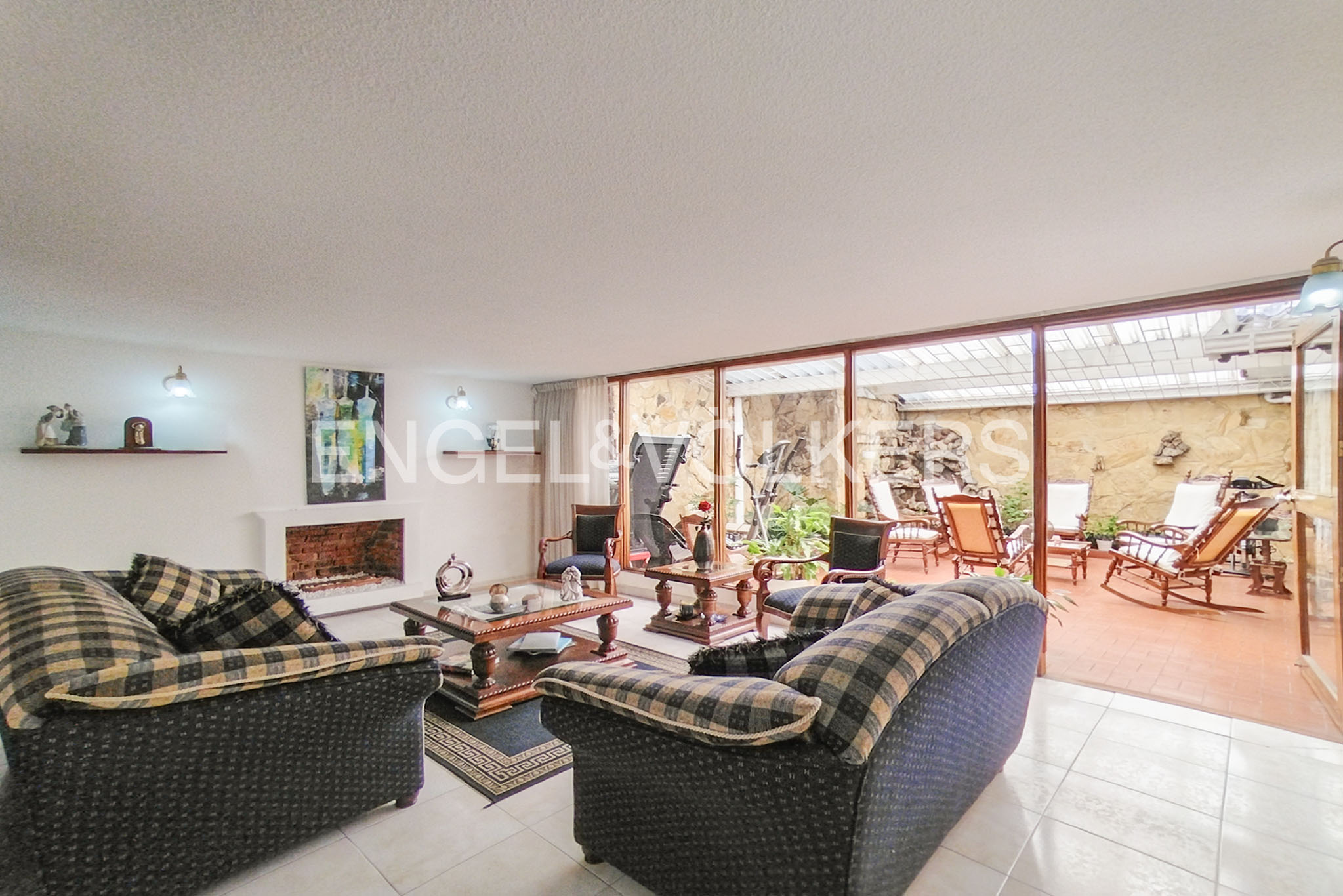 Casa con terraza para venta en Niza Antigua