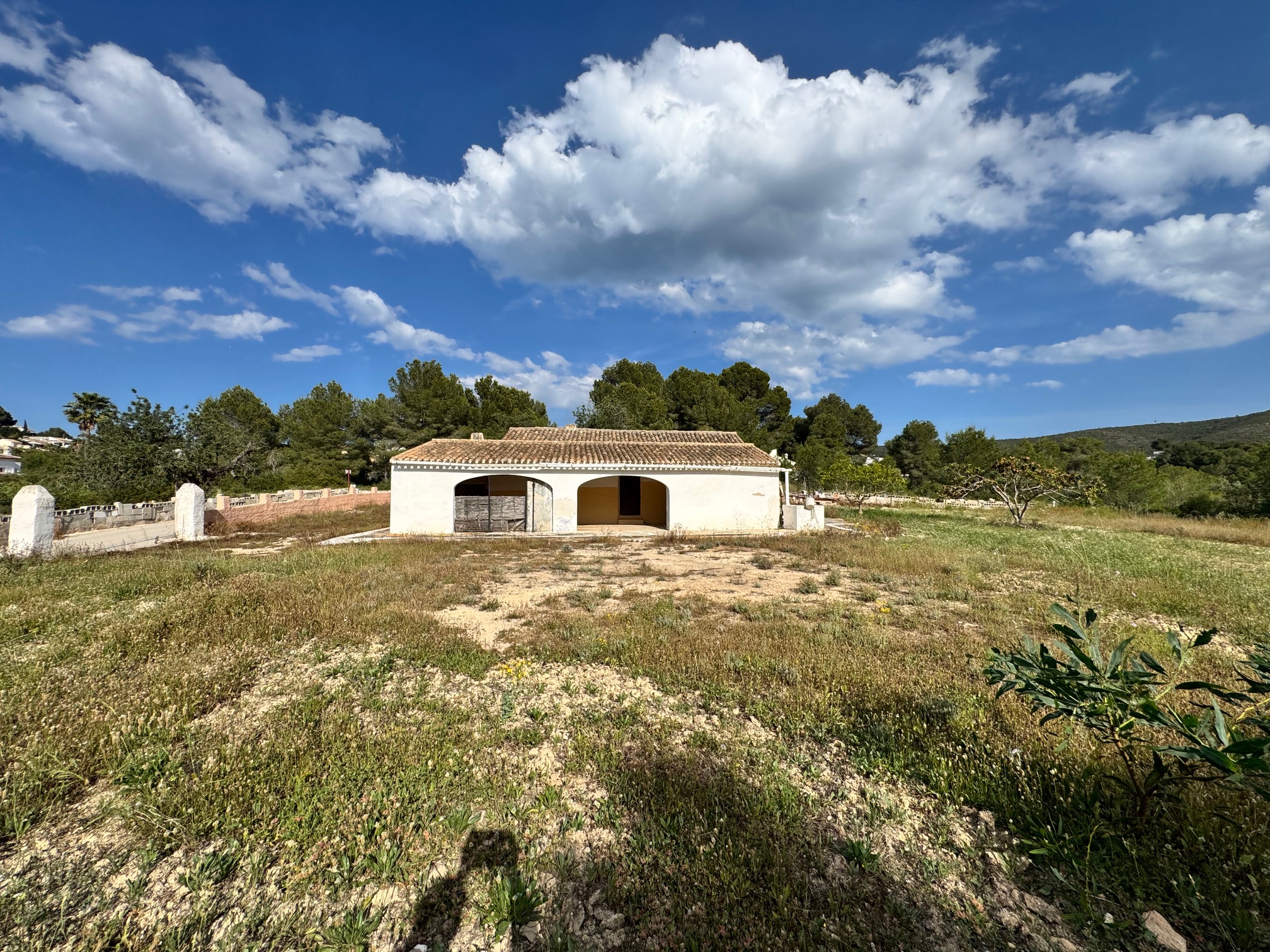 country house on large plot in Javea