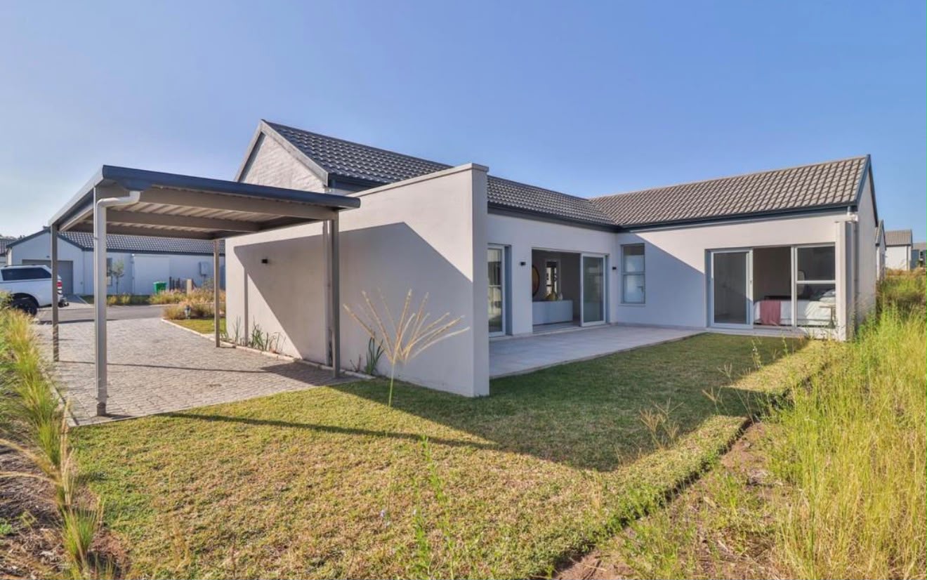 Freestanding Secure 3 Bedroom Family Home in secure lifestyle estate Lalela