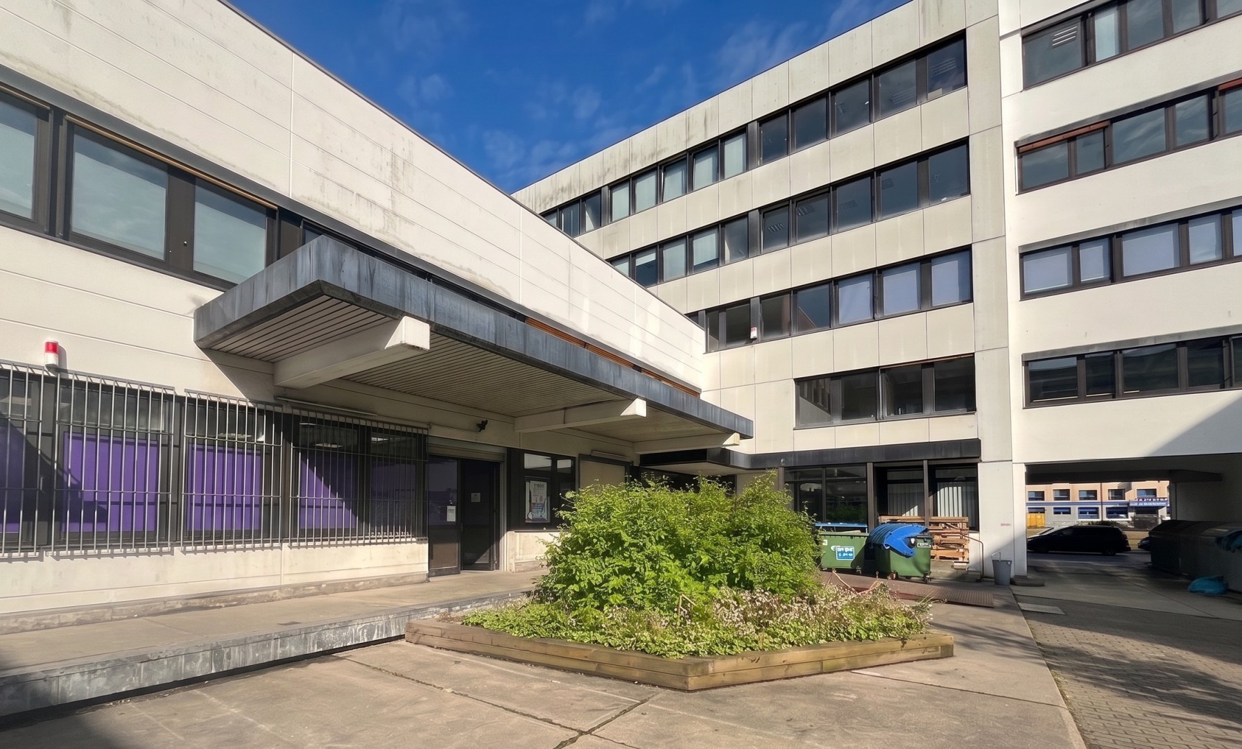 LAGERHALLE | HAMBURG-HAMMERBROOK | LAST MILE LOGISTIK | HOHE BODENLAST UND RAMPE