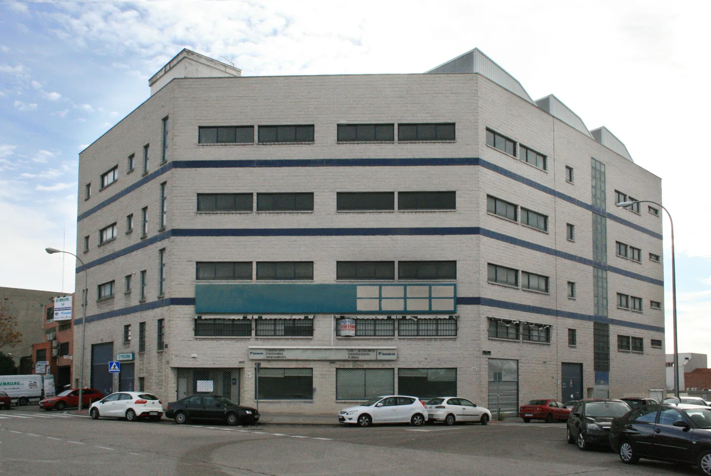 Edificio Industrial Oficinas Luis I, 27