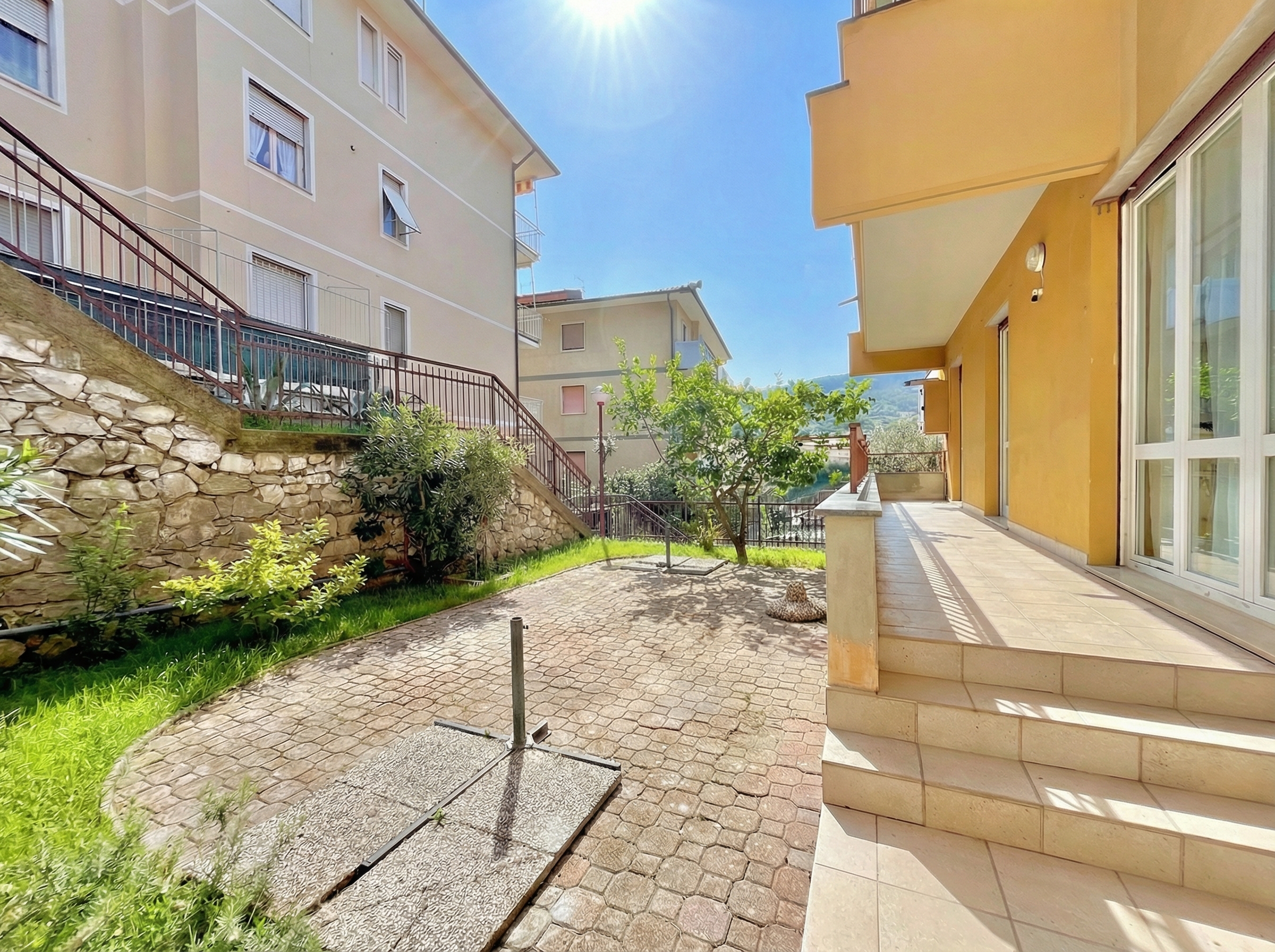 Appartamento con giardino a 5 minuti dal mare