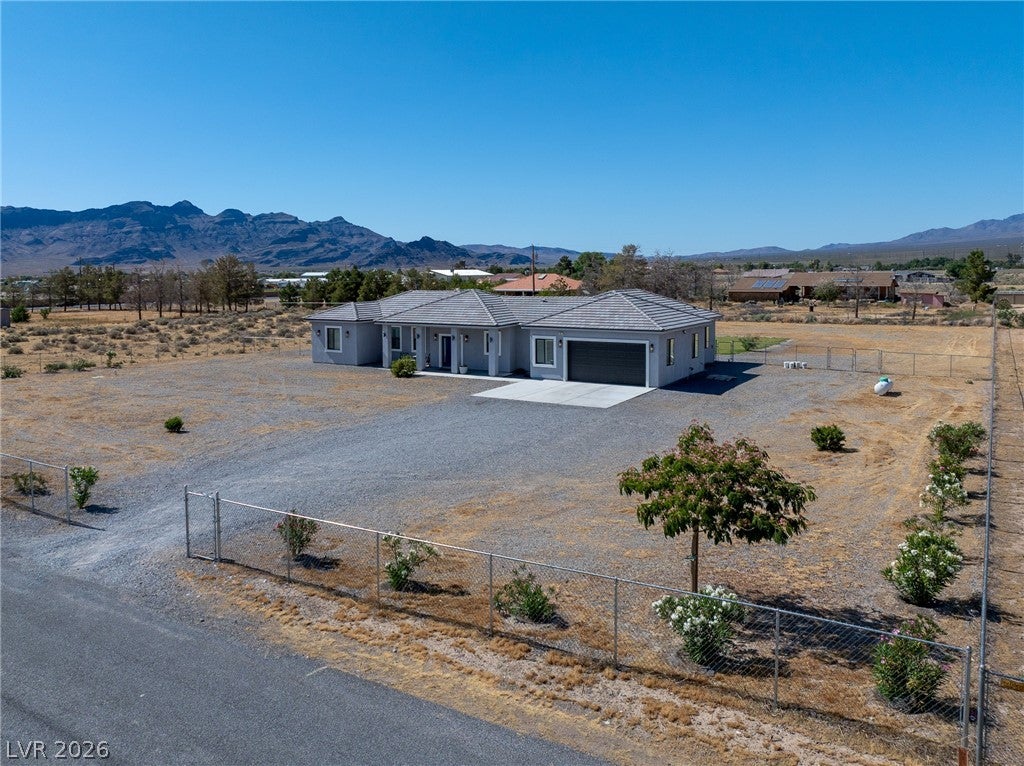 NO HOA Luxury Acre Living with Mountain Views