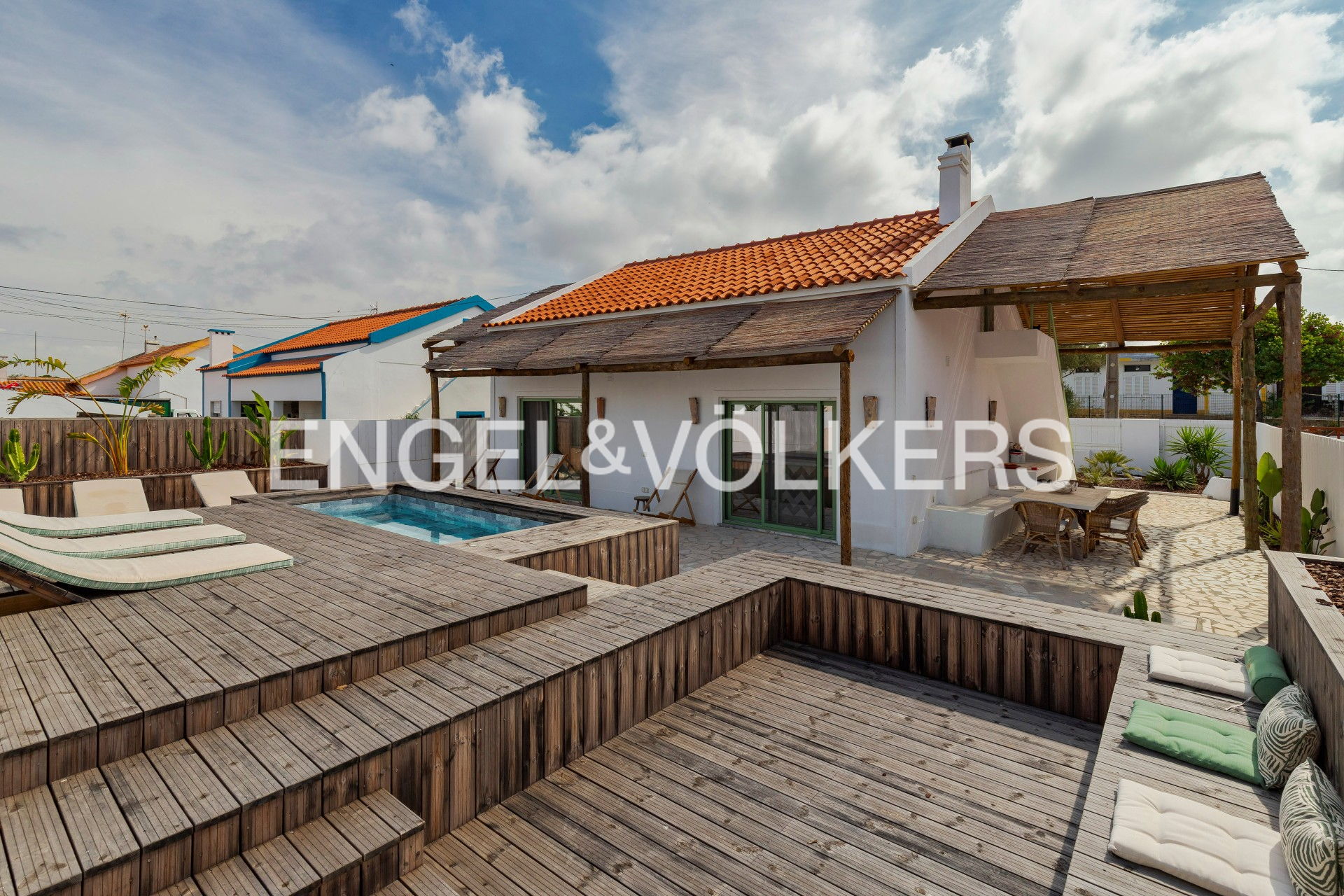 Refurbished 4-bedroom villa in the village of Comporta