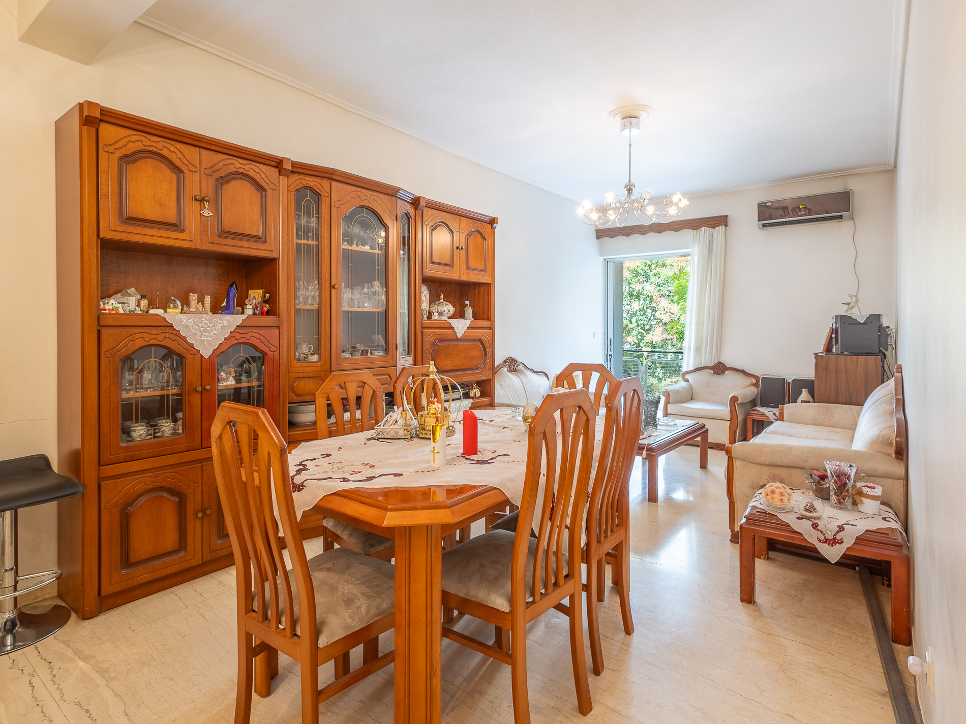 Two bedroom apartment with parking in Sepolia